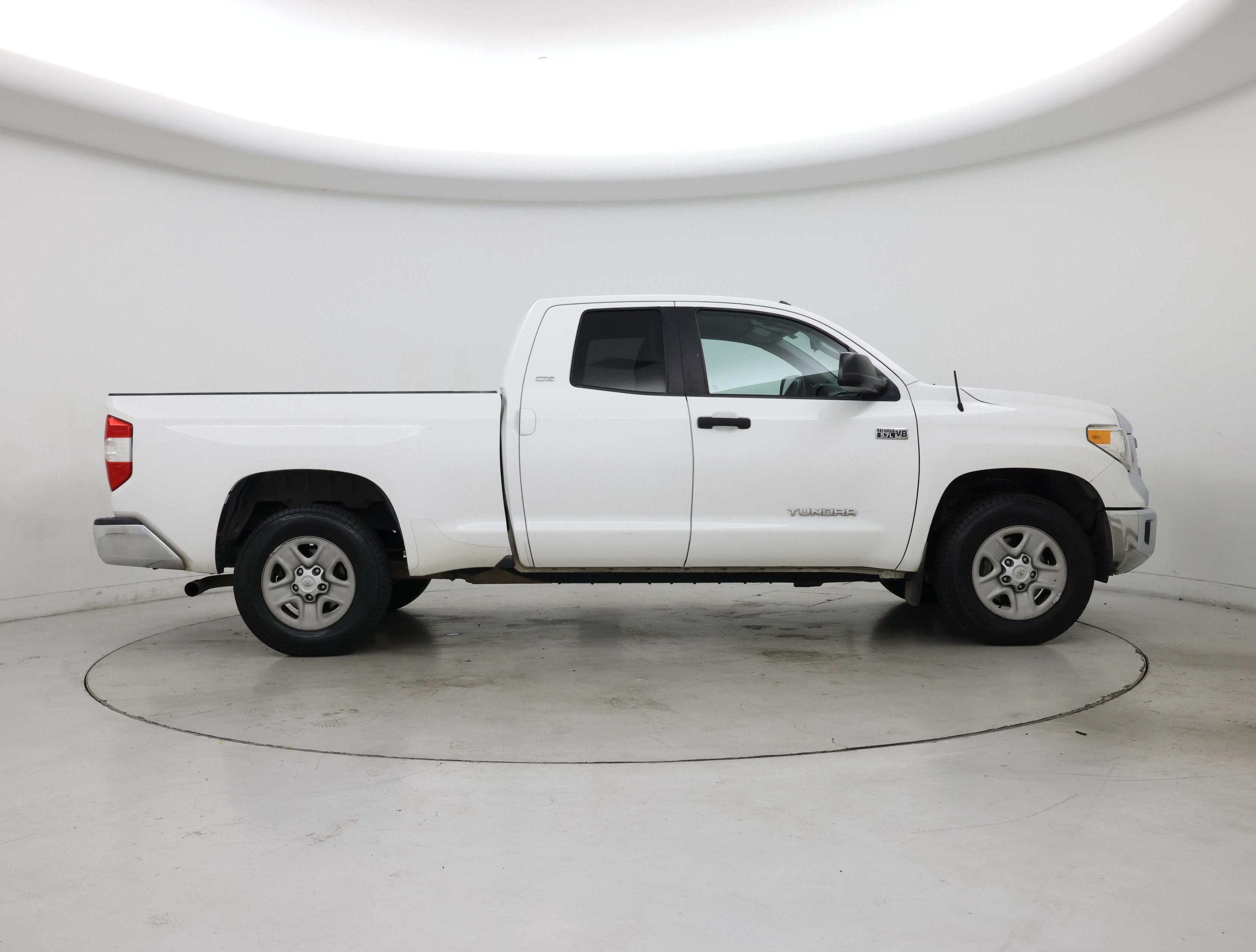 Thumbnail: 2015 Toyota Tundra - 7