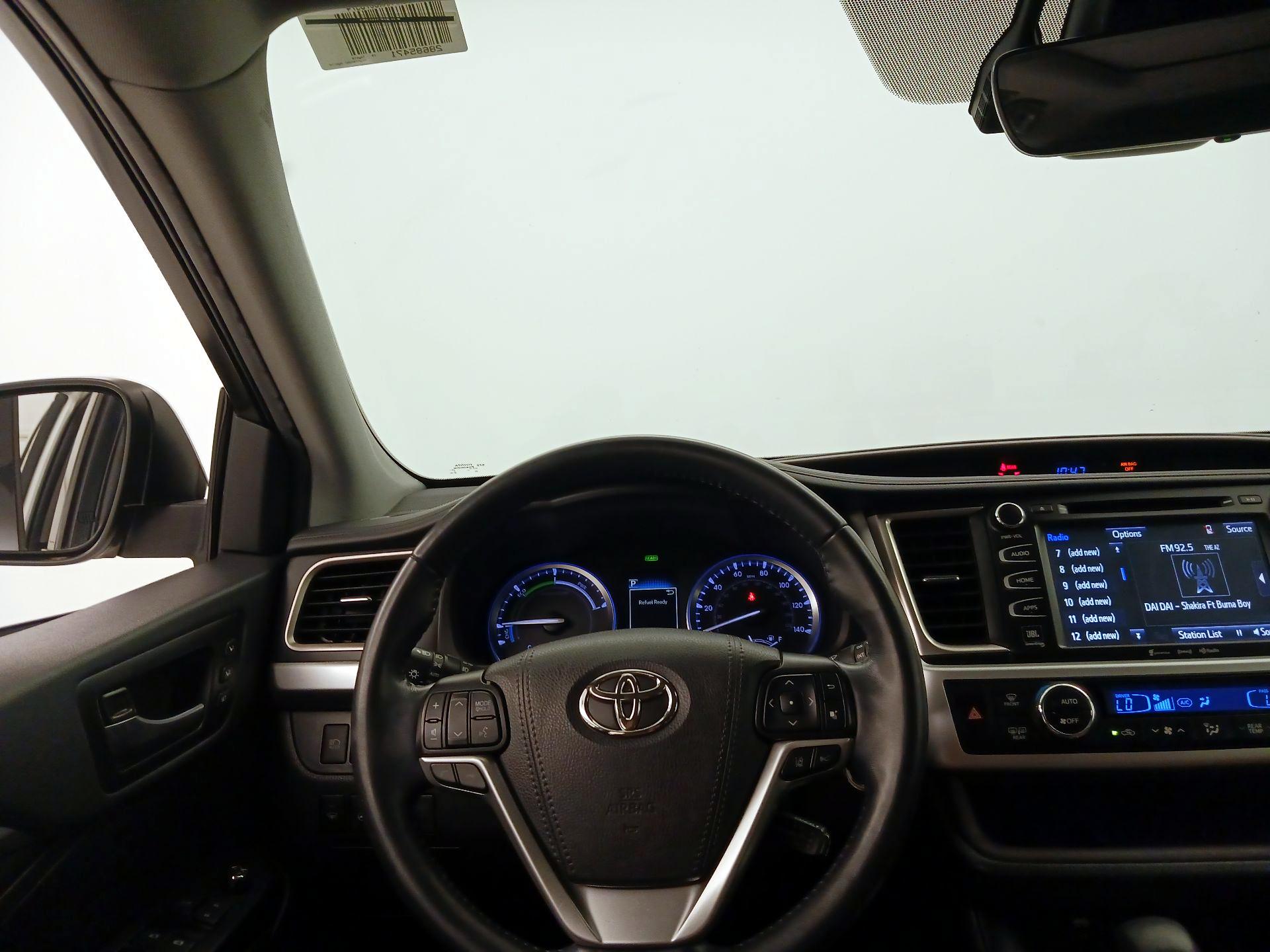 Thumbnail: 2019 Toyota Highlander - 10