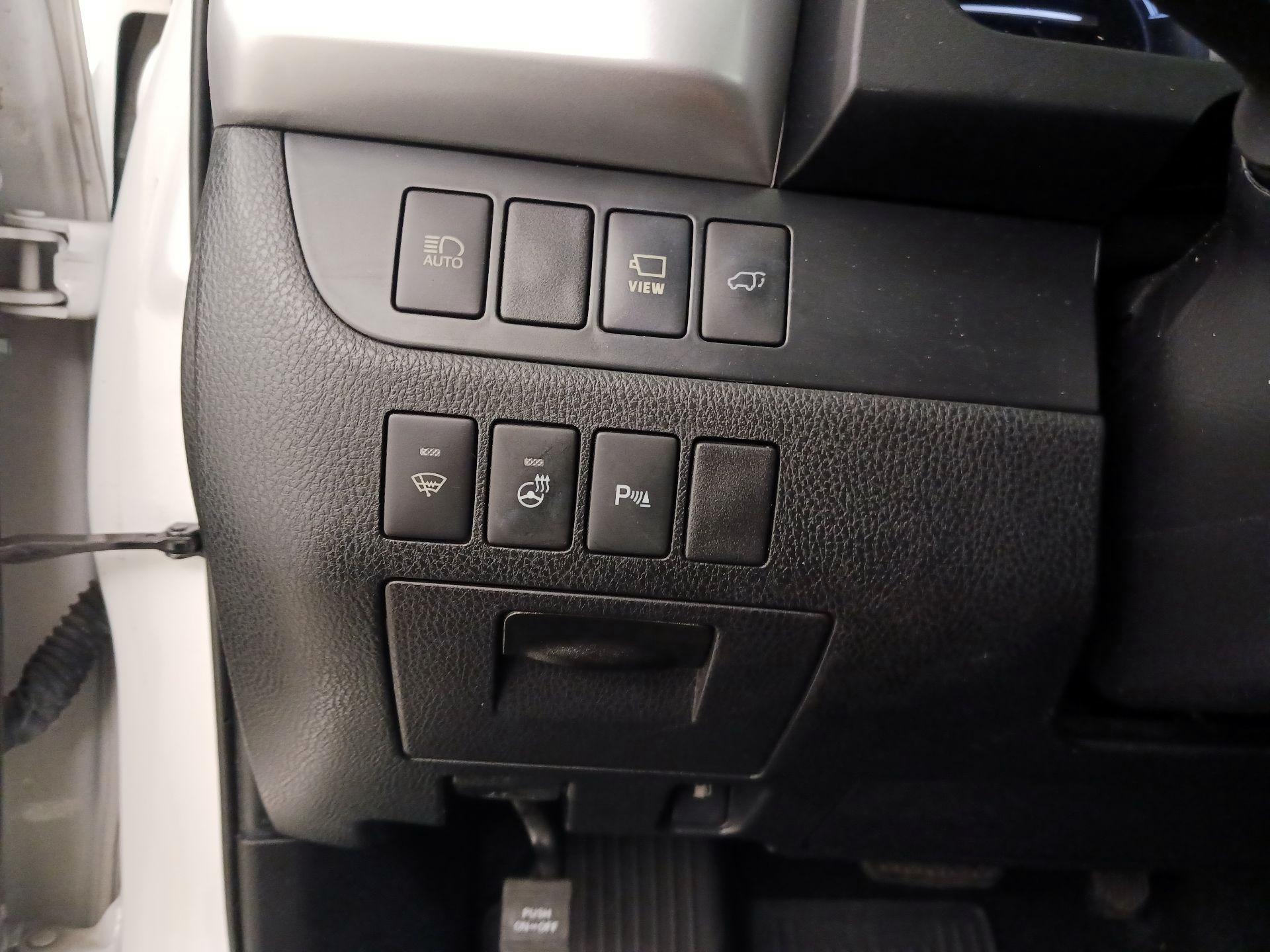 Thumbnail: 2019 Toyota Highlander - 13