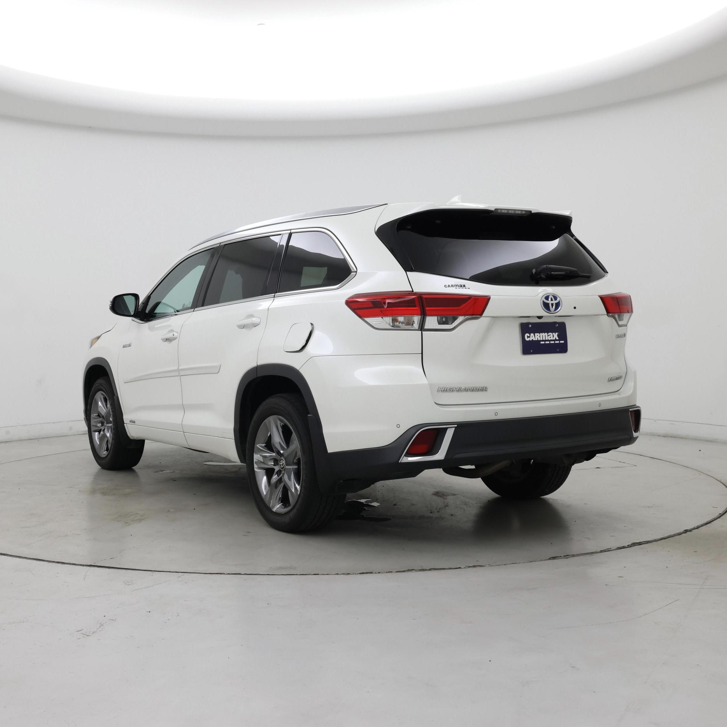Thumbnail: 2019 Toyota Highlander - 2