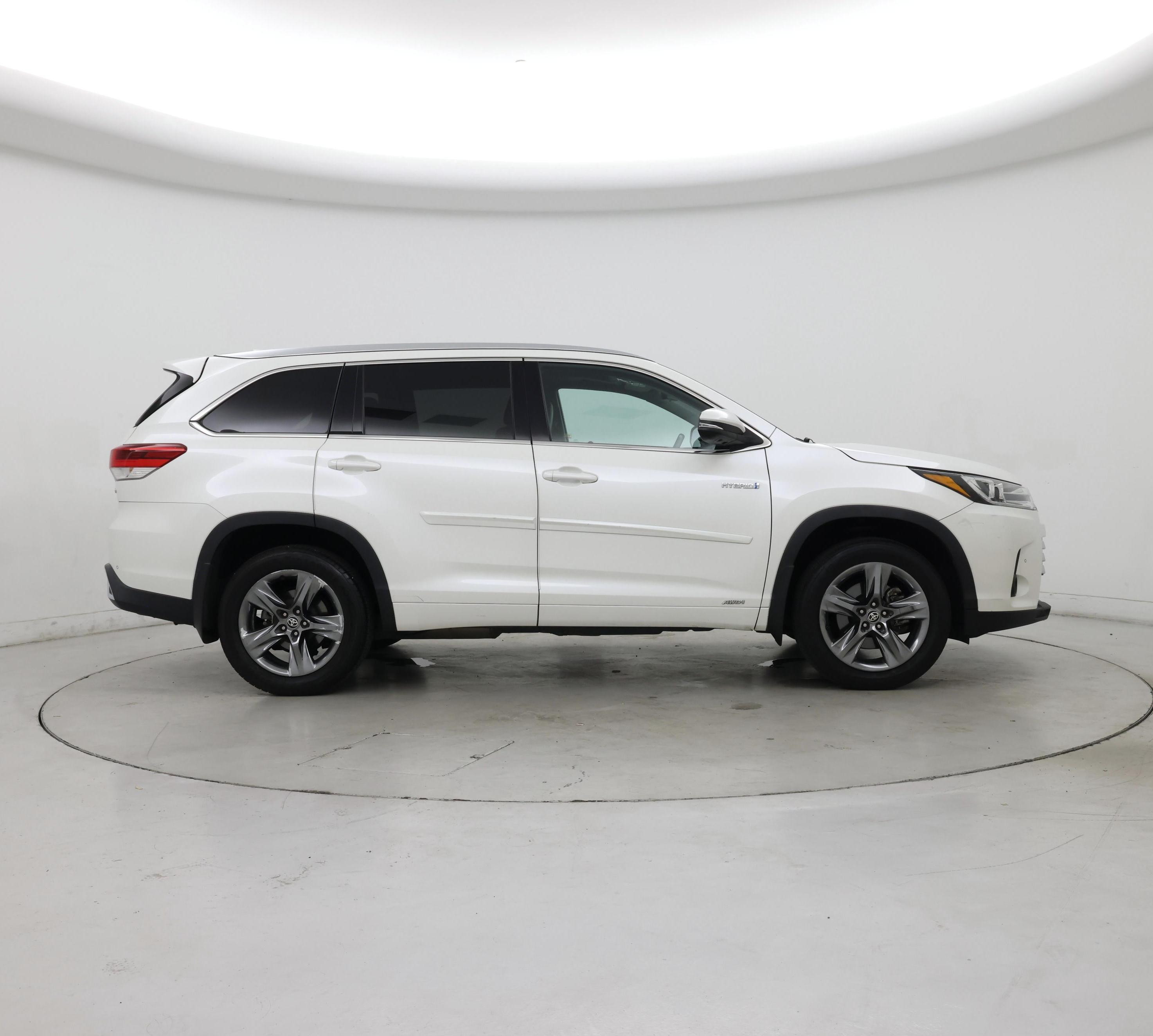 Thumbnail: 2019 Toyota Highlander - 7