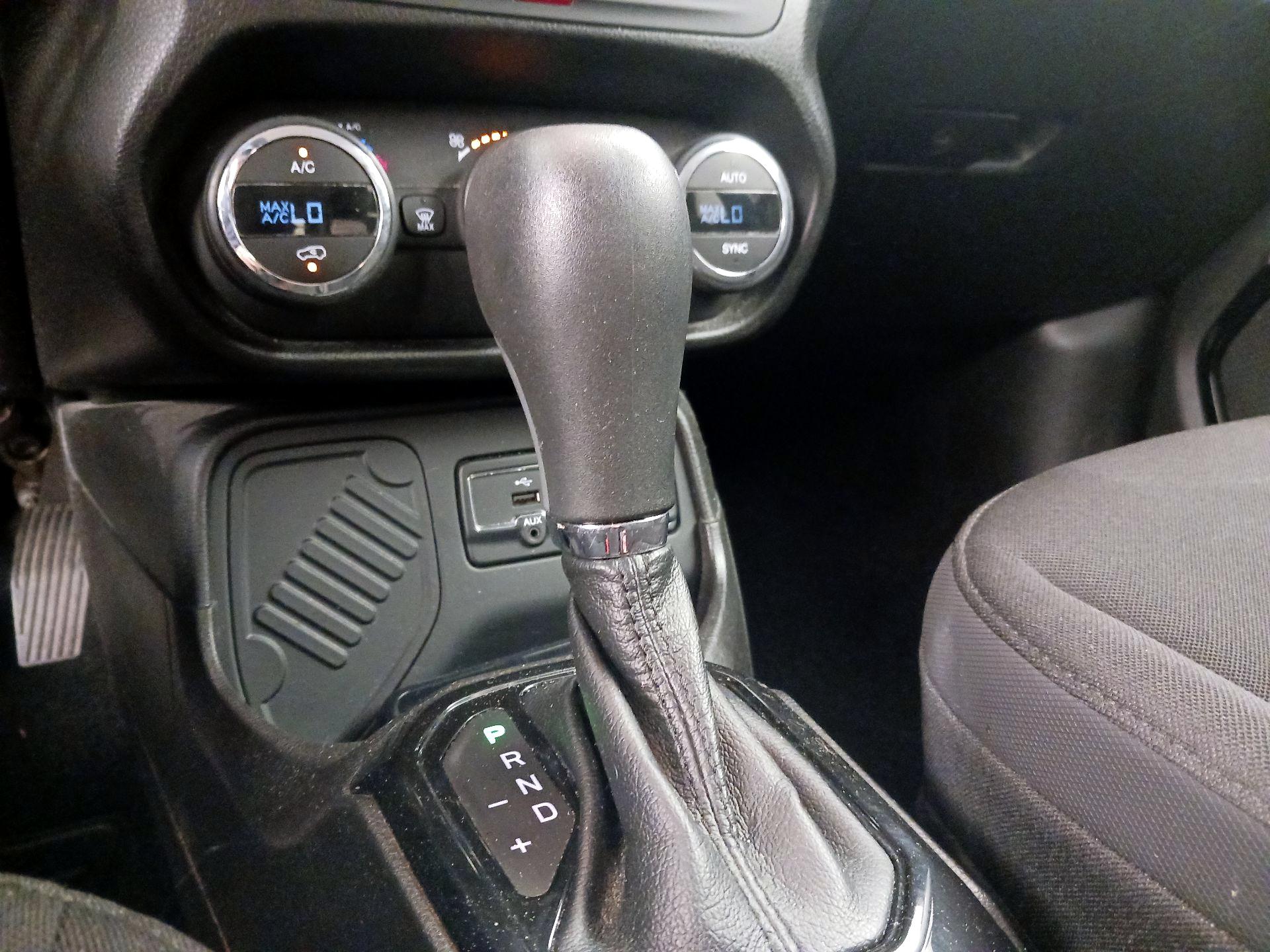Thumbnail: 2017 Jeep Renegade - 17