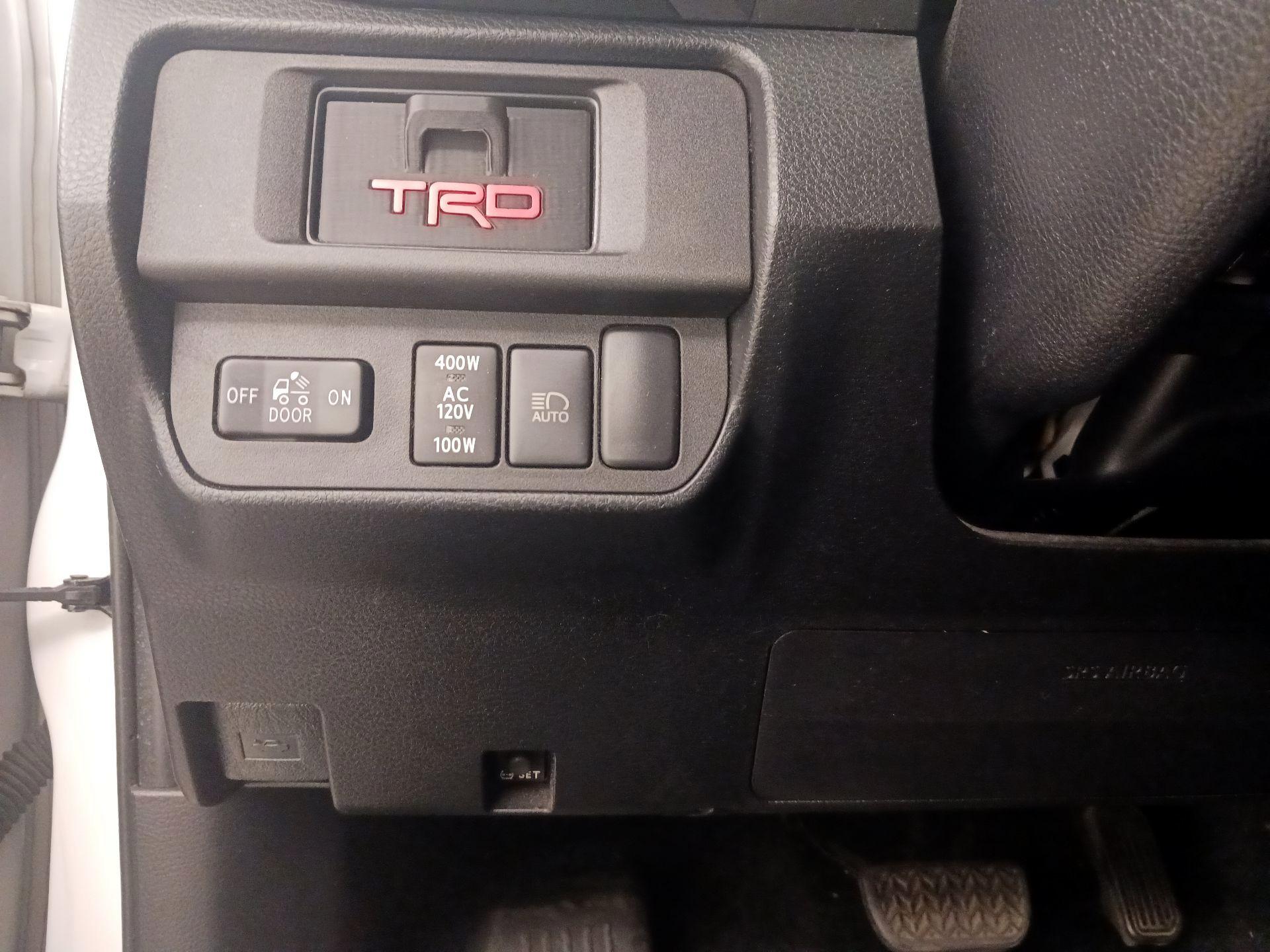 Thumbnail: 2019 Toyota Tacoma - 13