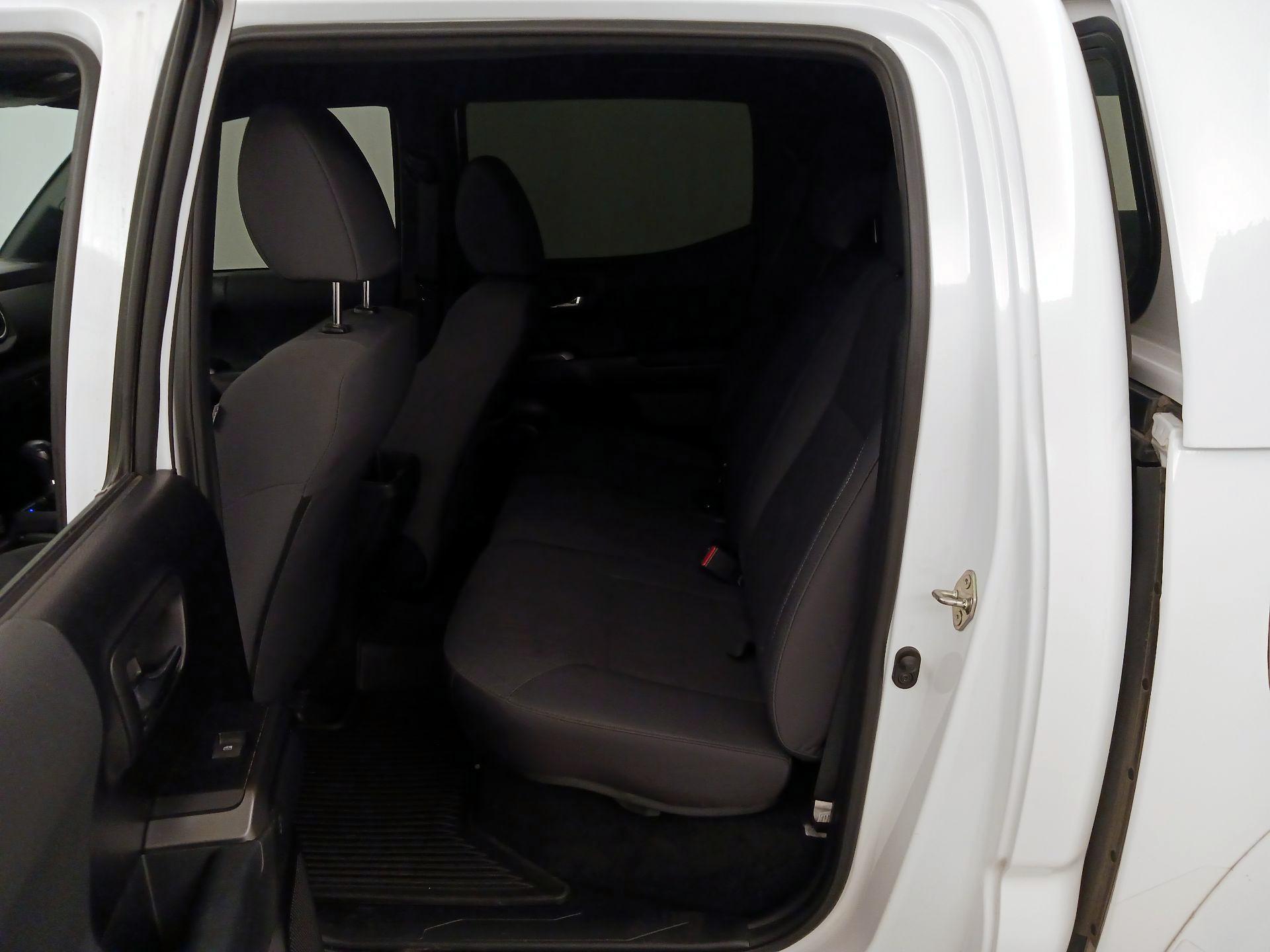 Thumbnail: 2019 Toyota Tacoma - 19