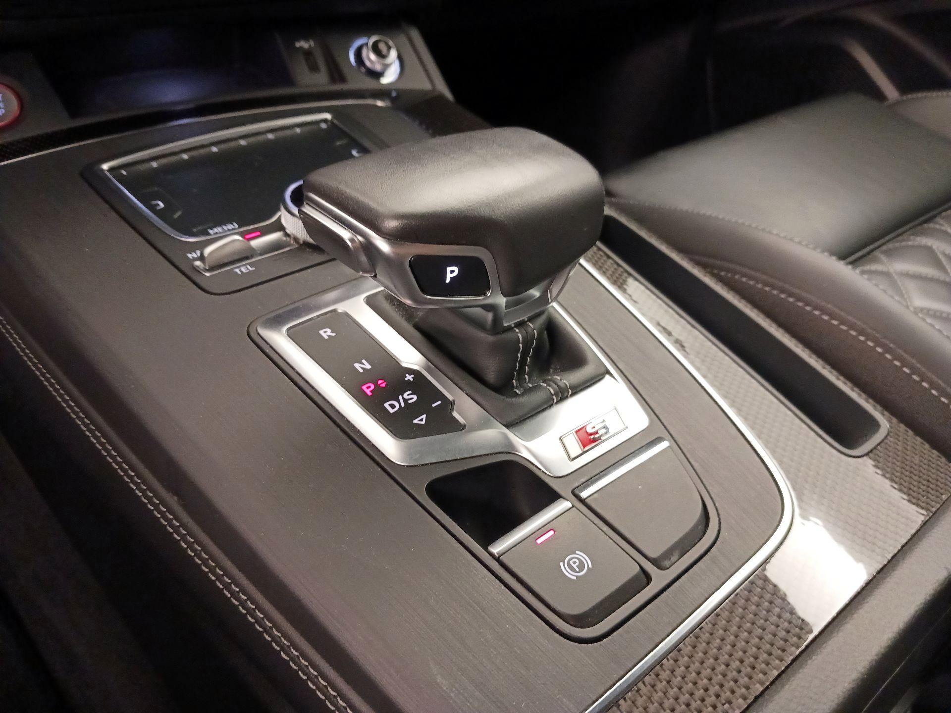 Thumbnail: 2019 Audi SQ5 - 18
