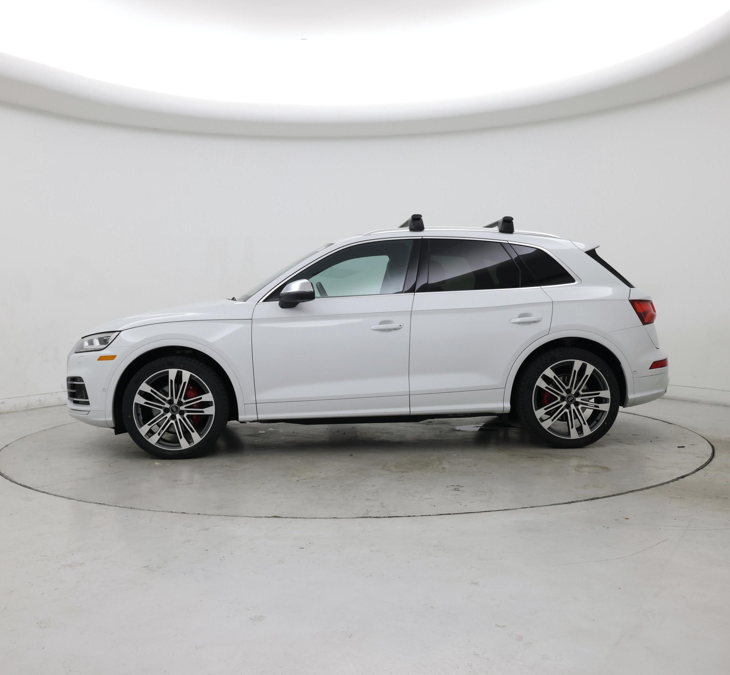Thumbnail: 2019 Audi SQ5 - 3