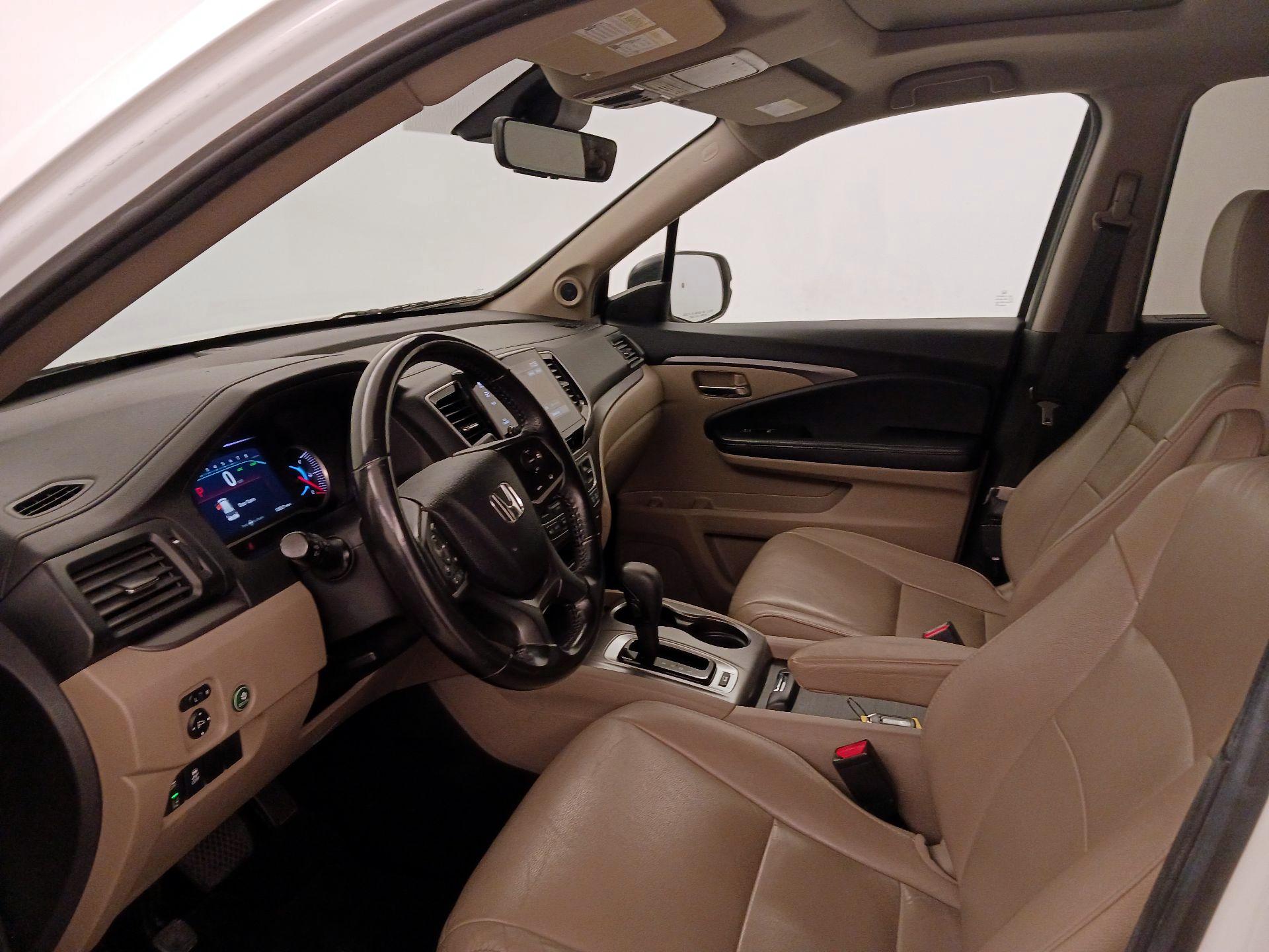 Thumbnail: 2019 Honda Pilot - 11