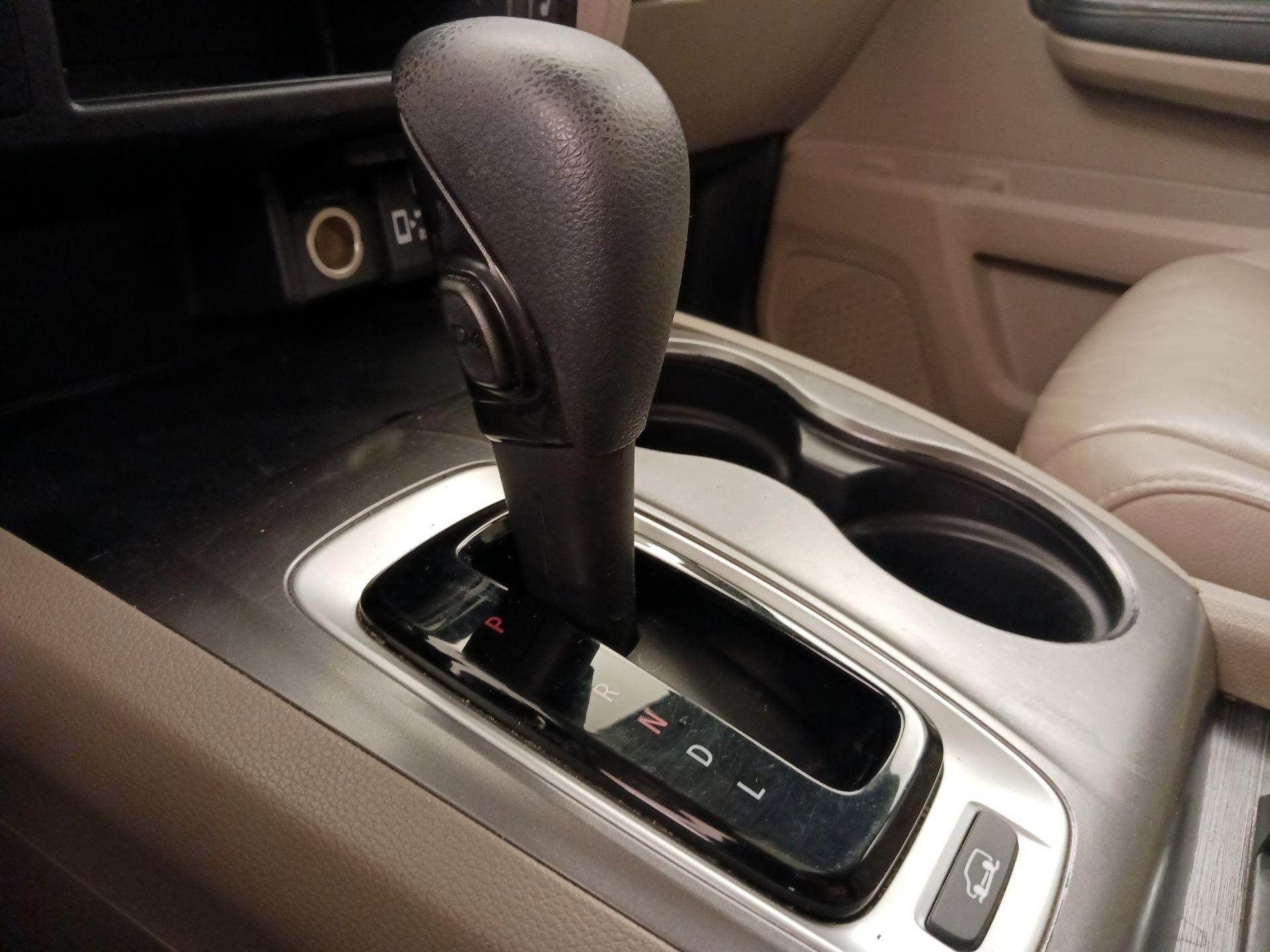 Thumbnail: 2019 Honda Pilot - 17