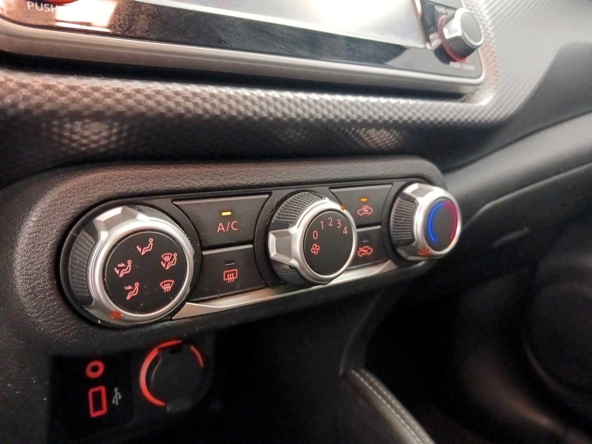 Thumbnail: 2019 Nissan Kicks - 16