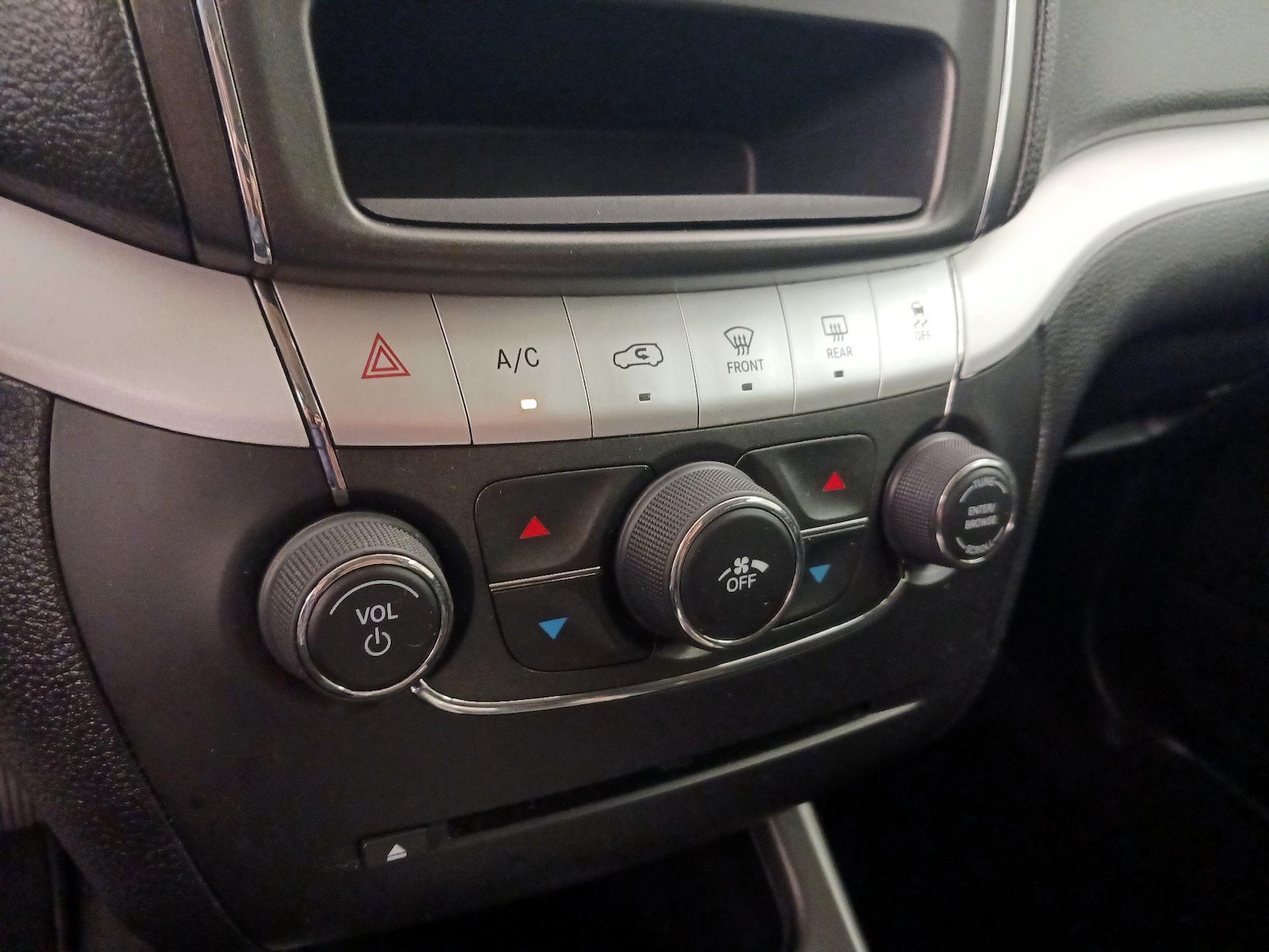 2018 Dodge Journey SXT - Photo 16