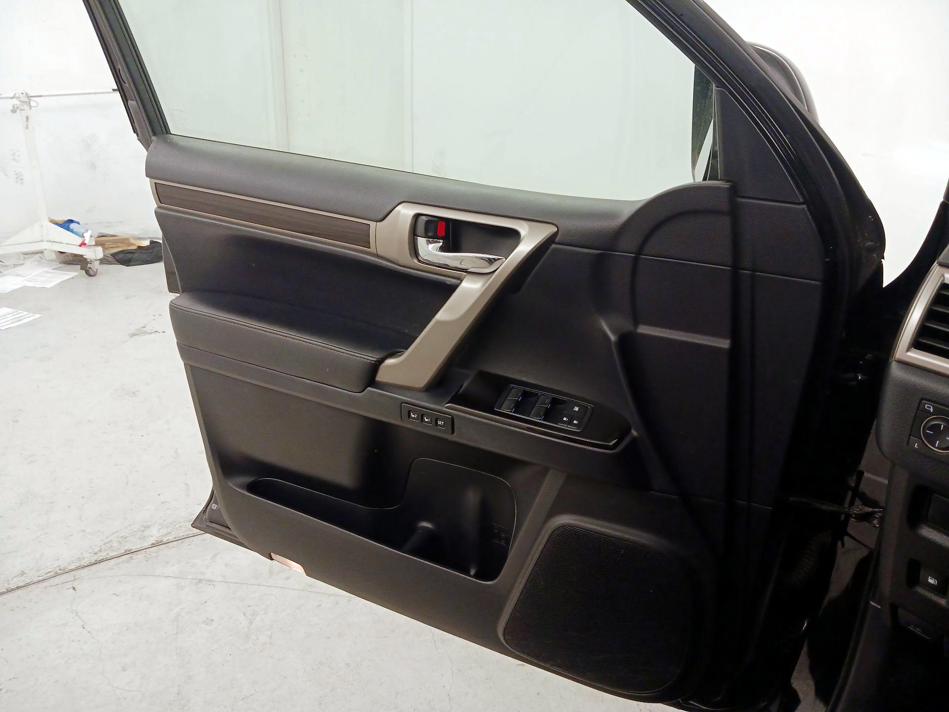 Thumbnail: 2019 Lexus GX - 12
