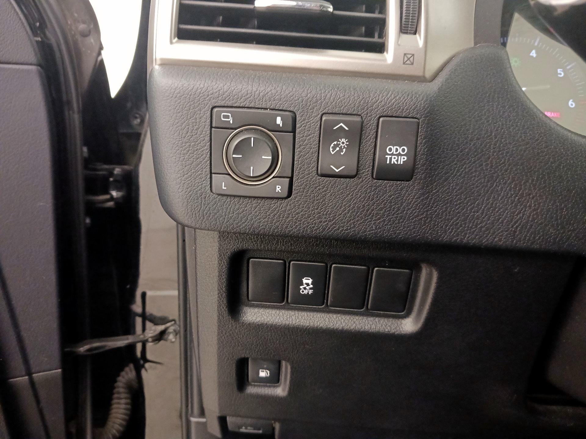 Thumbnail: 2019 Lexus GX - 13