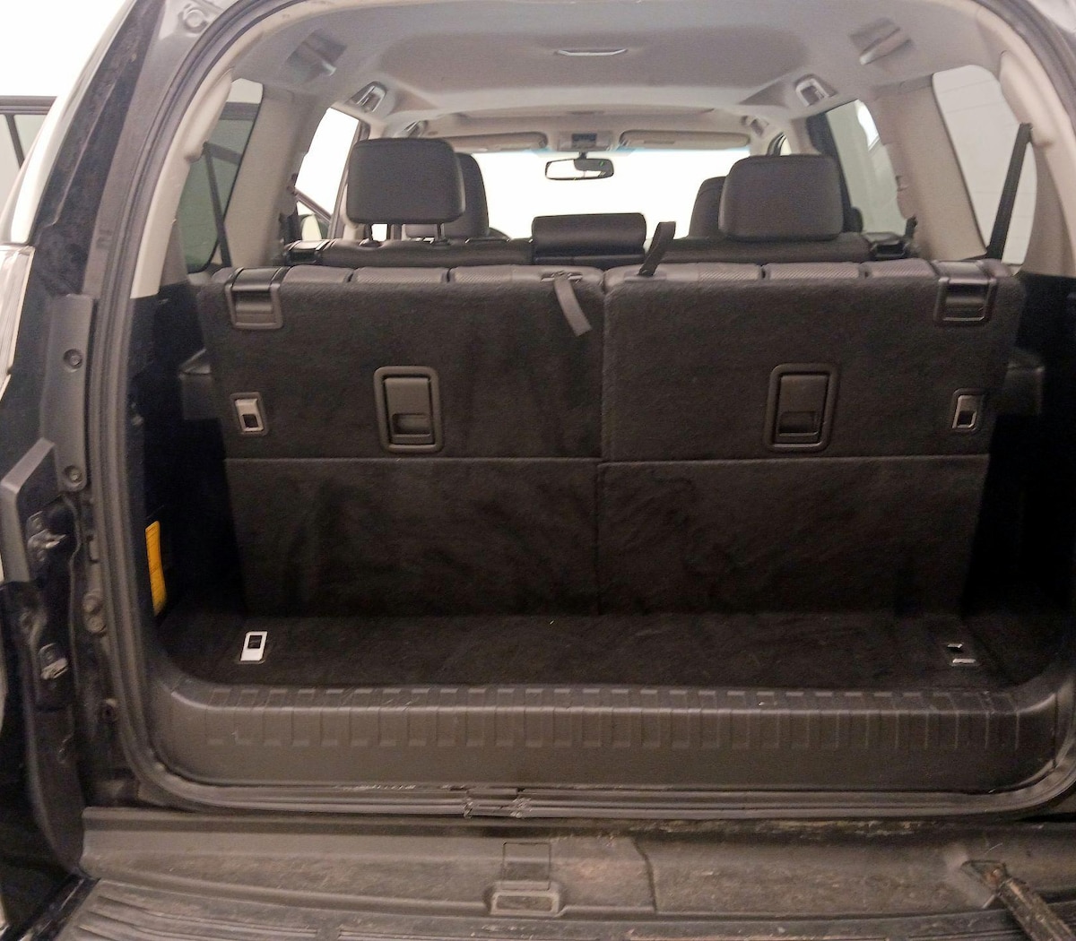 Trunk/Cargo (Seats Up)