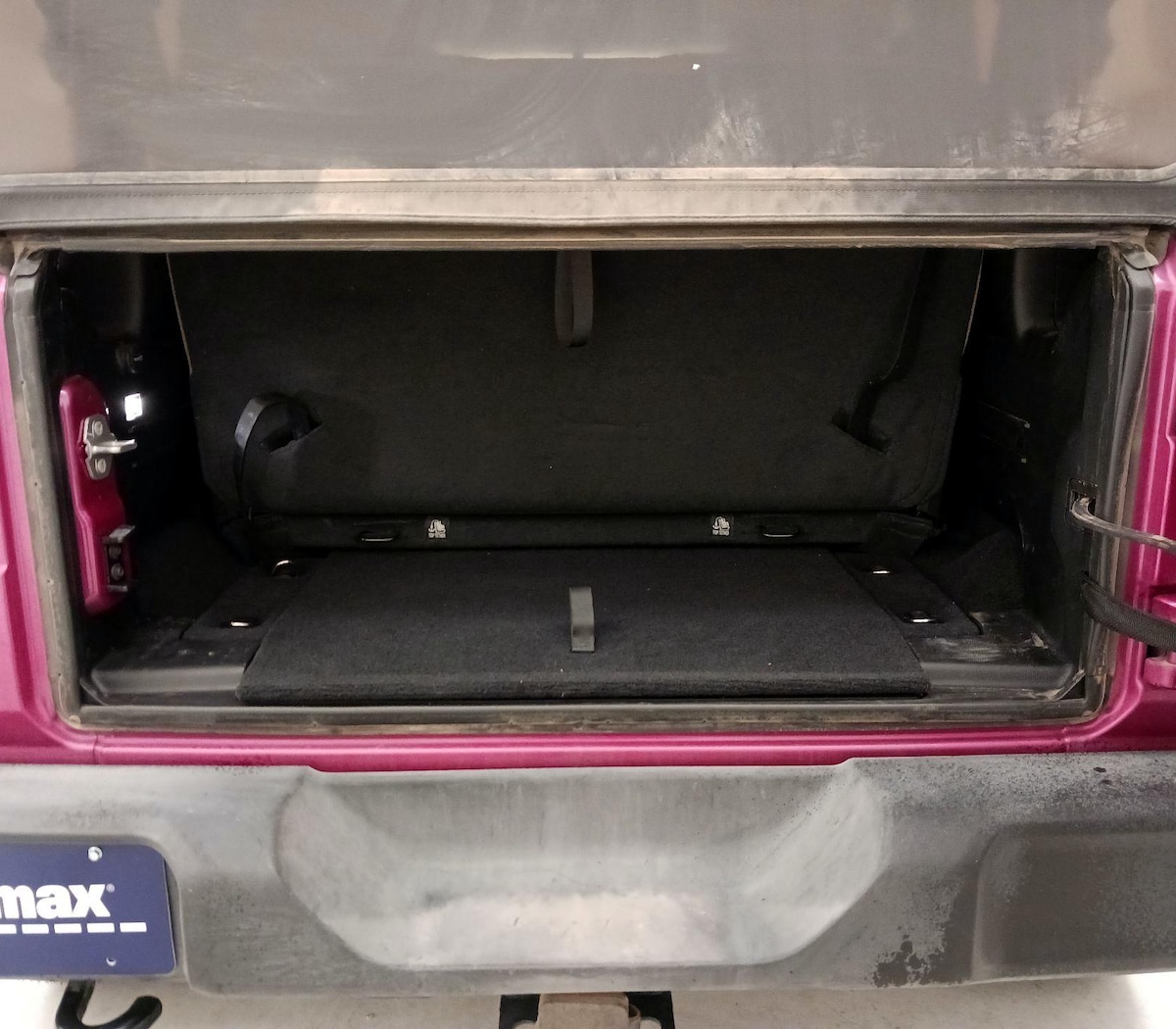 Trunk/Cargo (Seats Up)