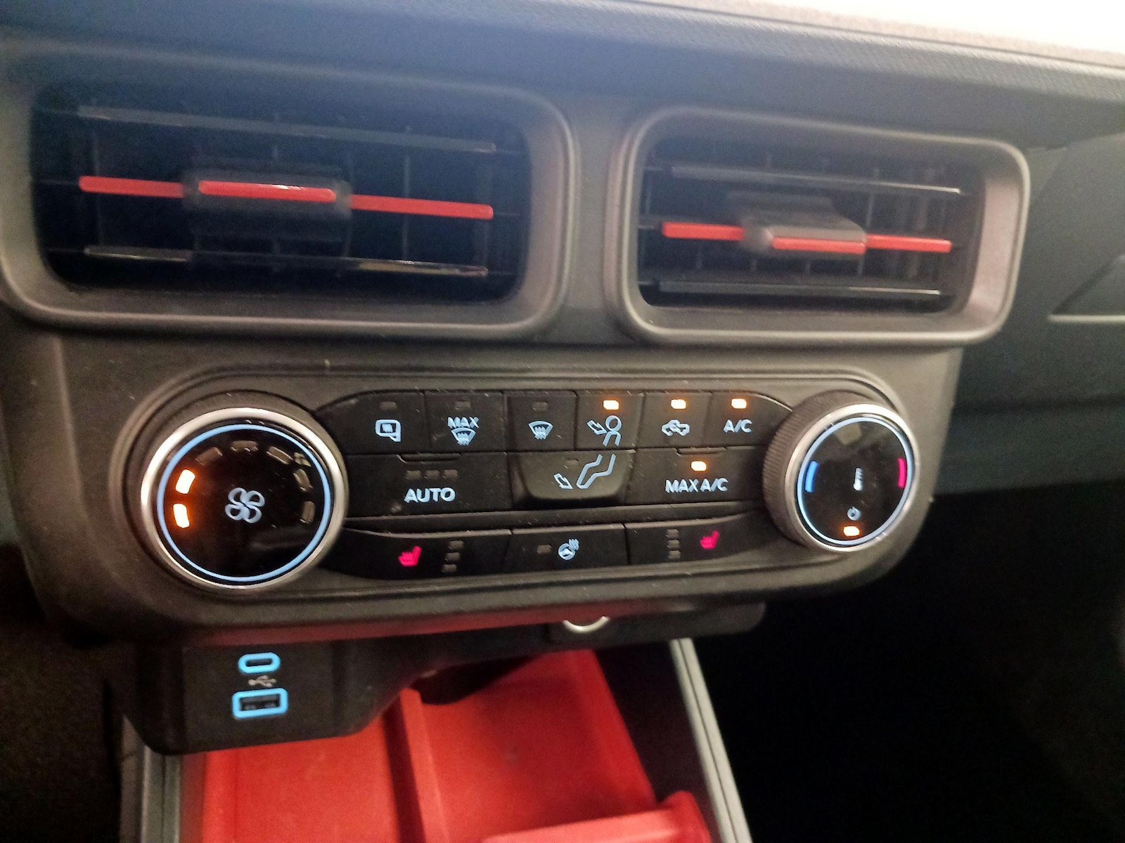 2024 Ford Maverick XLT - Photo 17