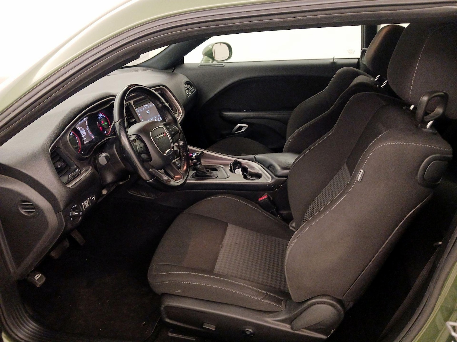 Power Seat(s) & Side Airbags