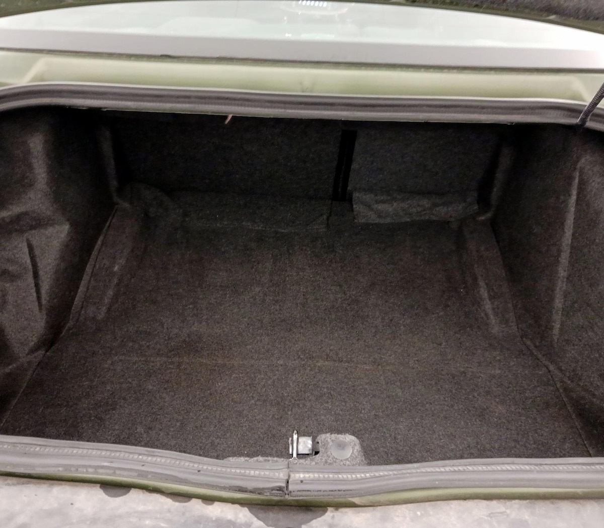 Trunk/Cargo (Seats Up)