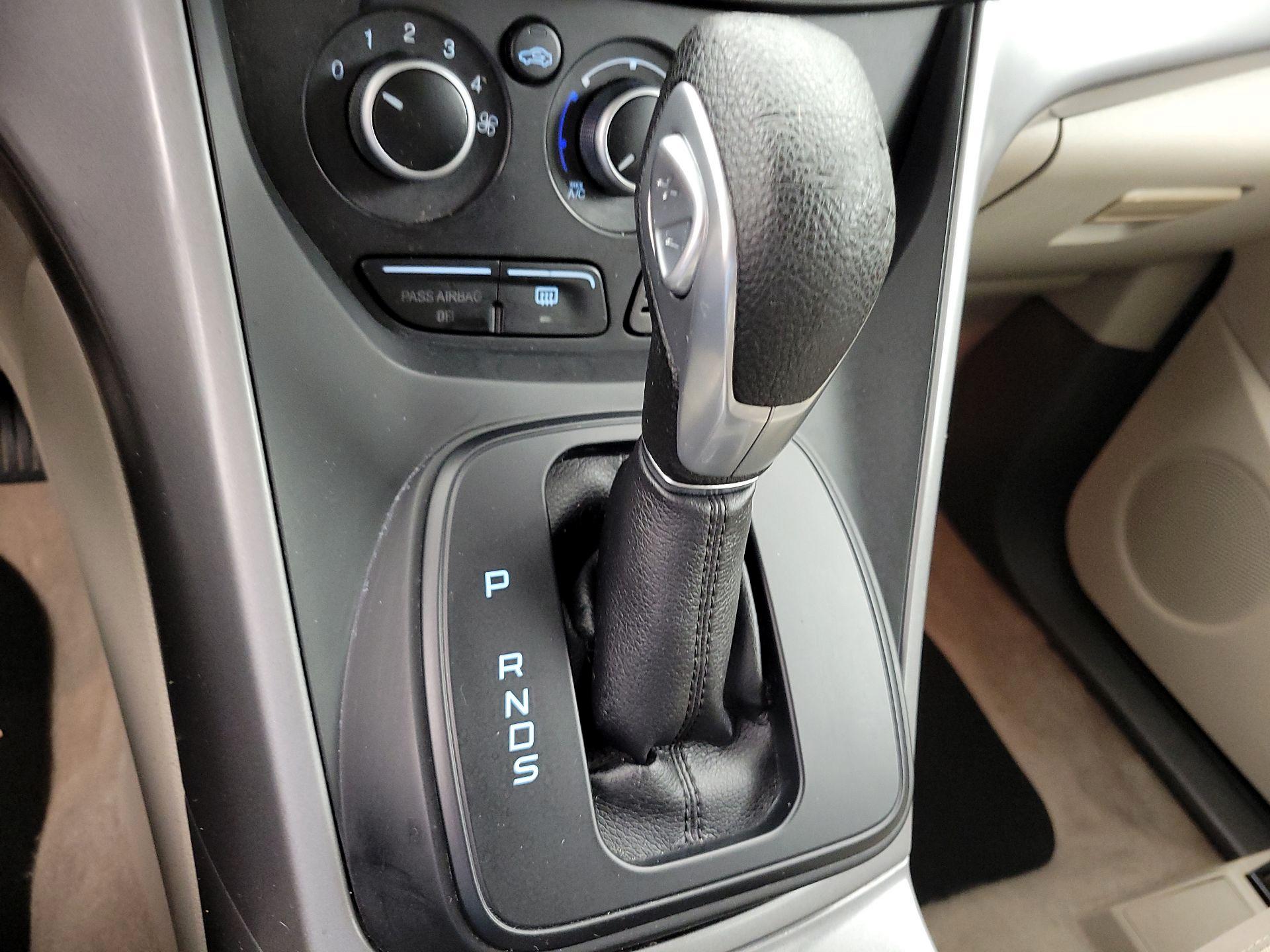 Thumbnail: 2014 Ford Escape - 17