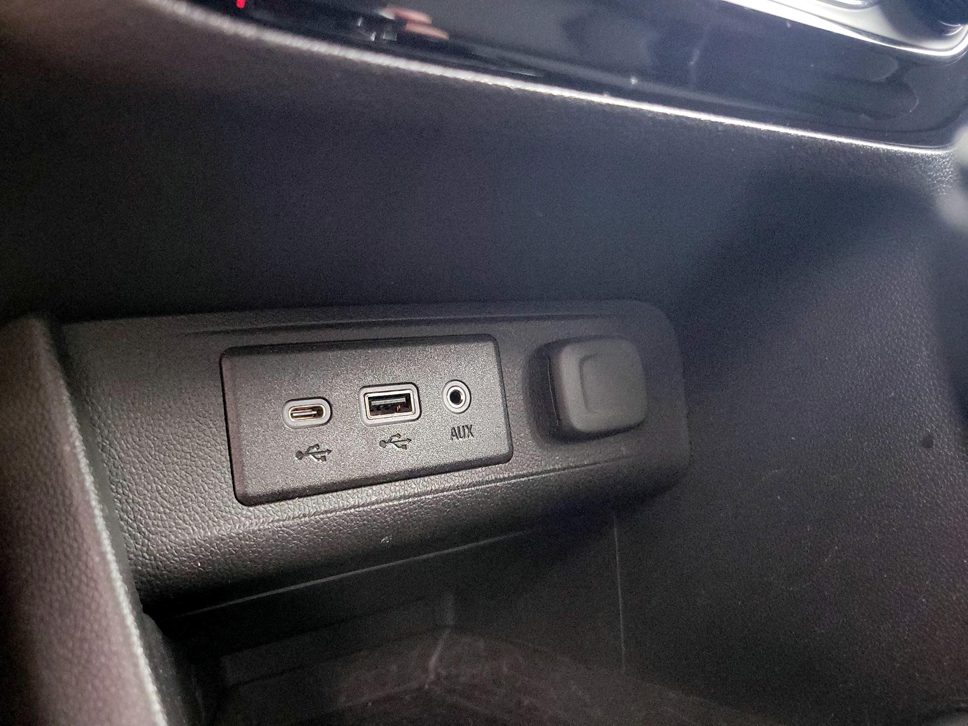 Thumbnail: 2023 Buick Encore GX - 18