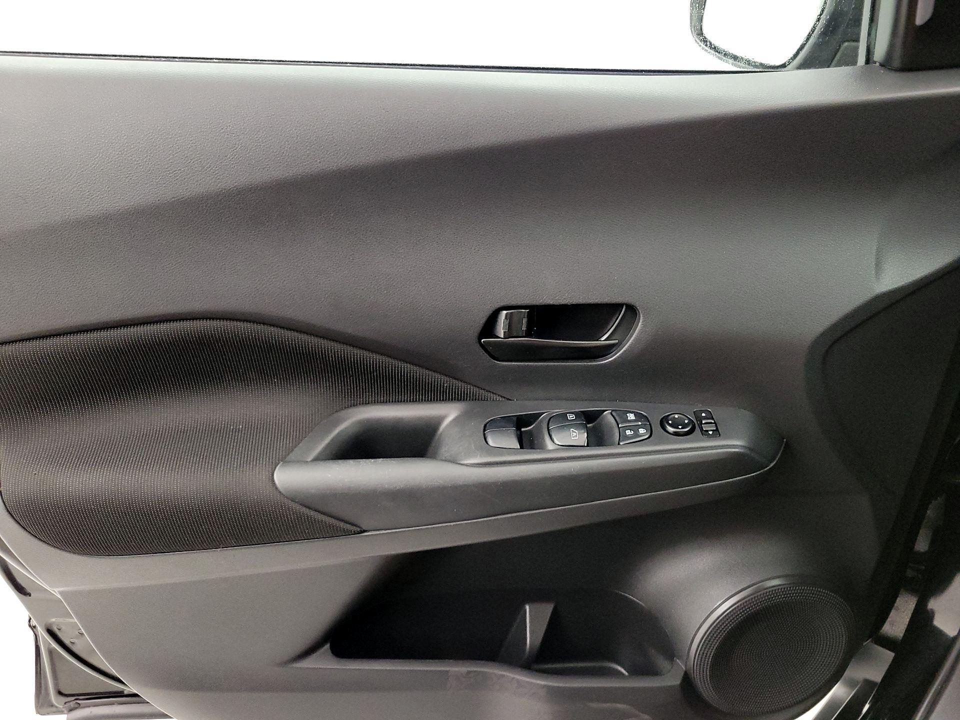 Thumbnail: 2021 Nissan Kicks - 12