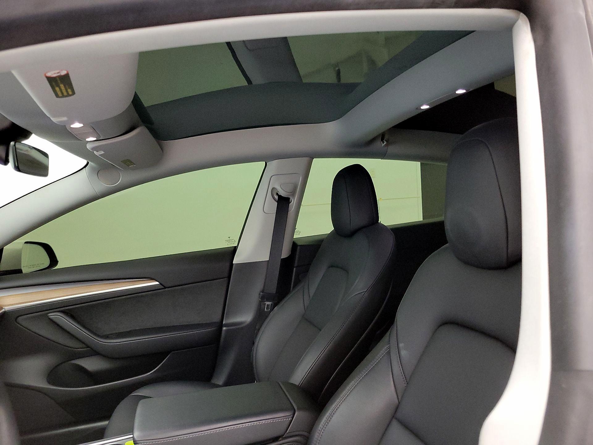 Thumbnail: 2022 Tesla Model 3 - 18