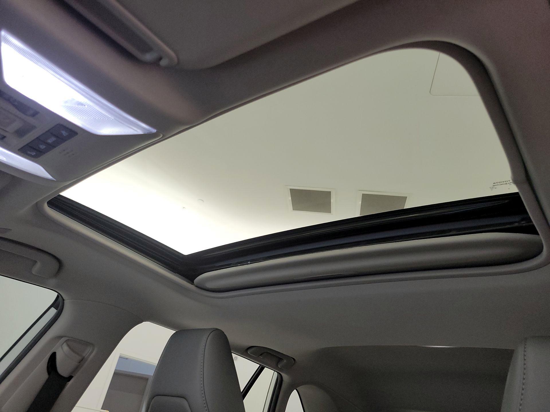 Thumbnail: 2024 Toyota RAV4 - 19