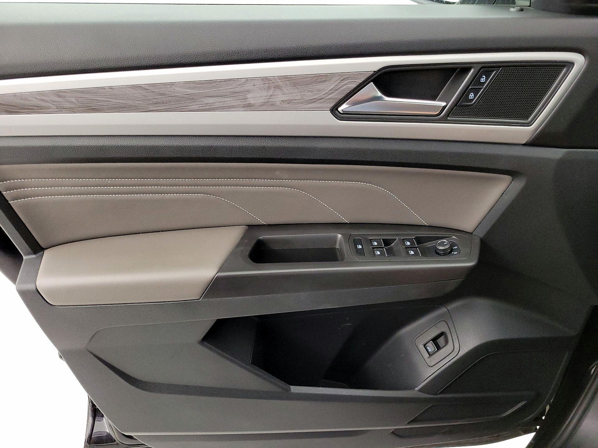 Thumbnail: 2023 Volkswagen Atlas - 12