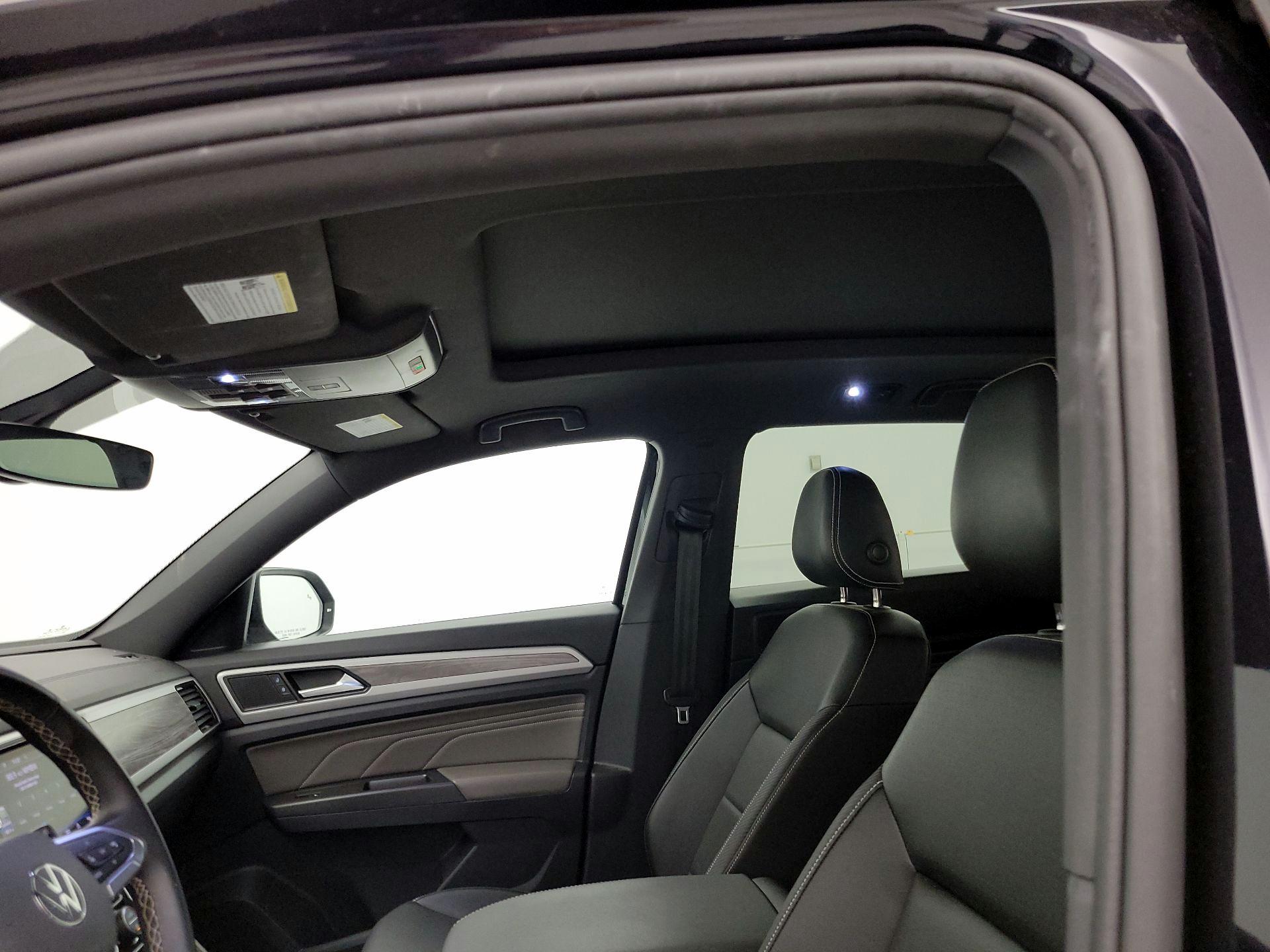 Thumbnail: 2023 Volkswagen Atlas - 19