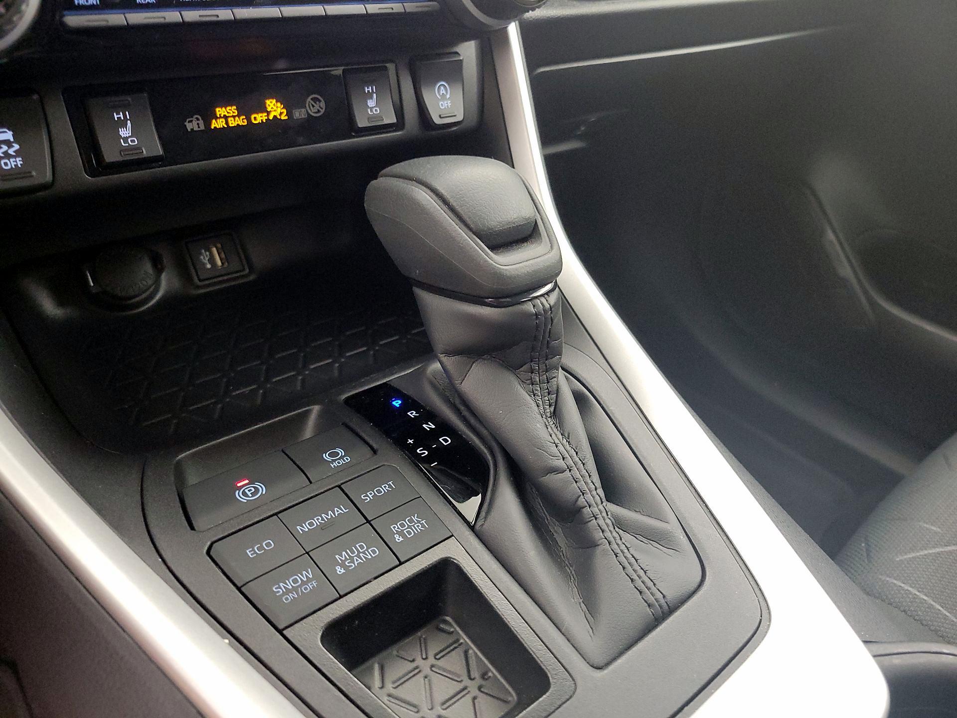 Thumbnail: 2025 Toyota RAV4 - 17