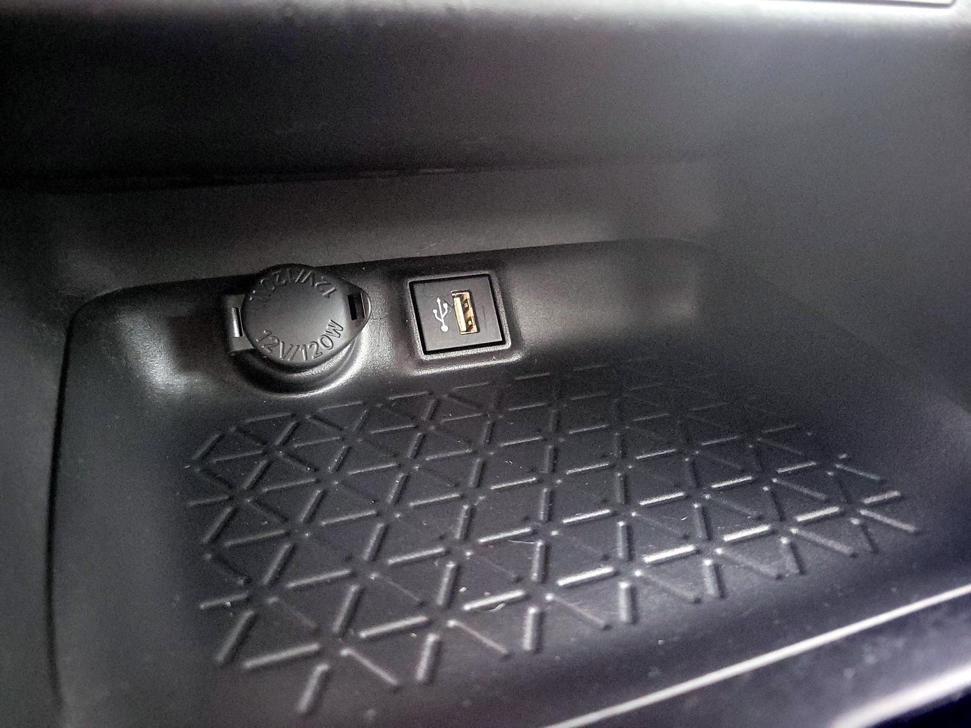 Thumbnail: 2025 Toyota RAV4 - 18