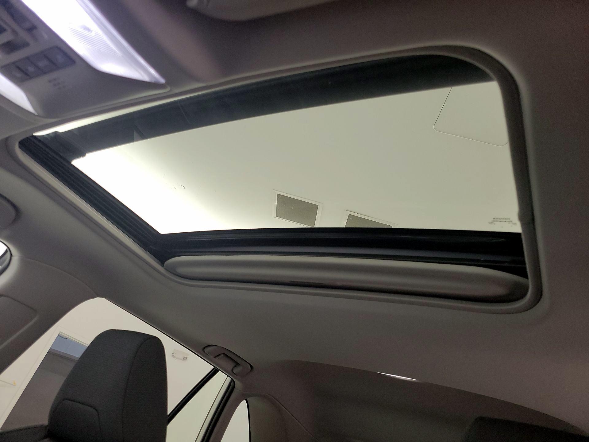 Thumbnail: 2025 Toyota RAV4 - 19