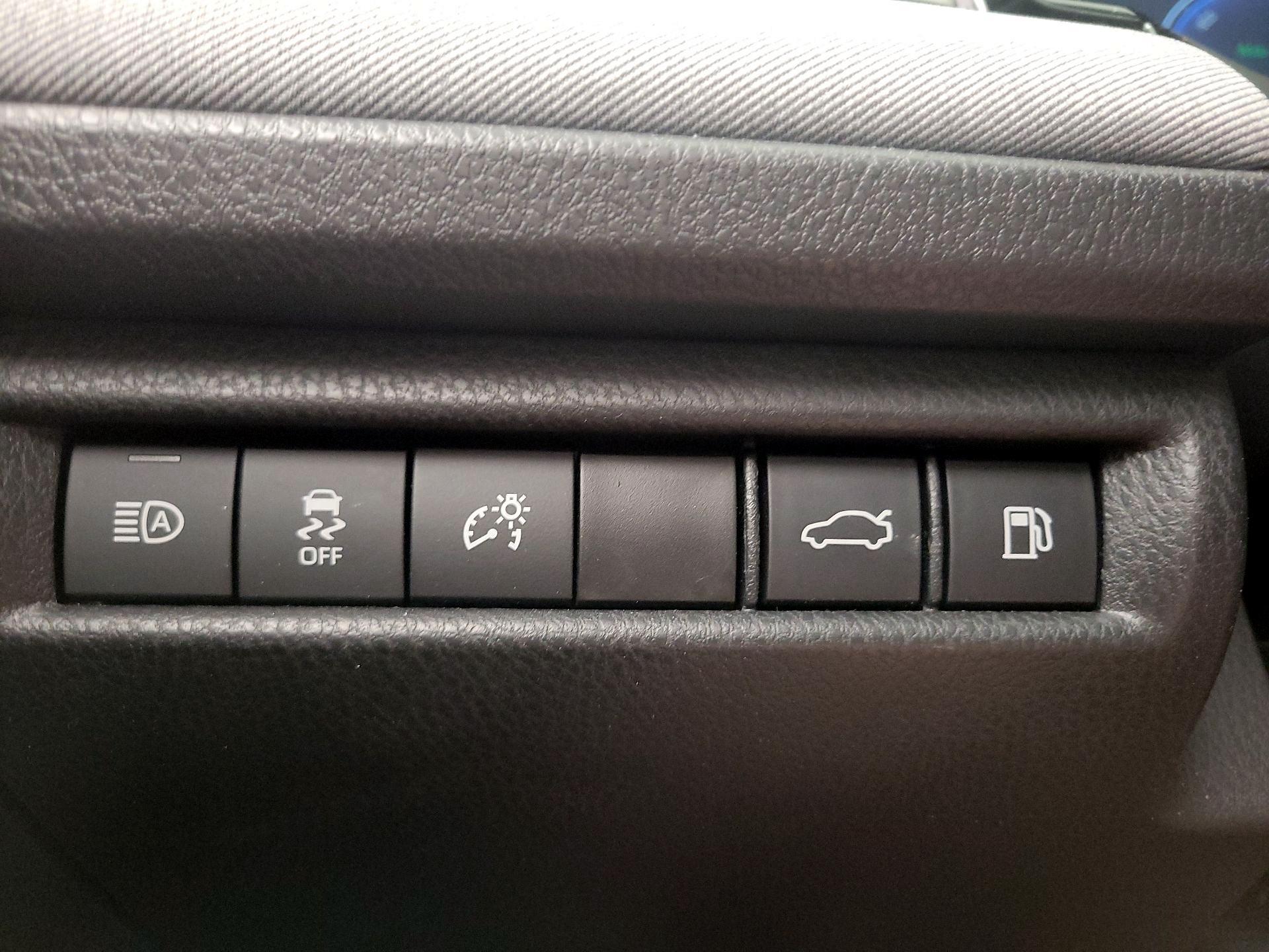 Thumbnail: 2025 Toyota Camry - 13