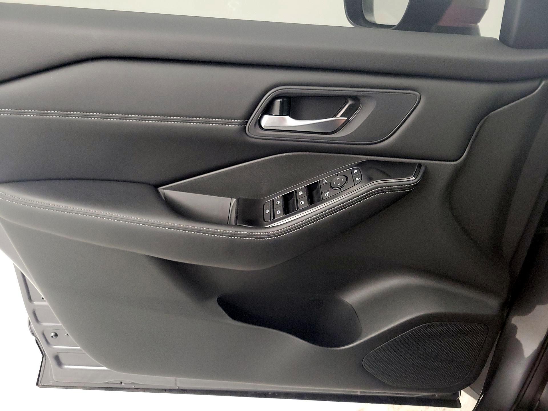 Thumbnail: 2024 Nissan Rogue - 12