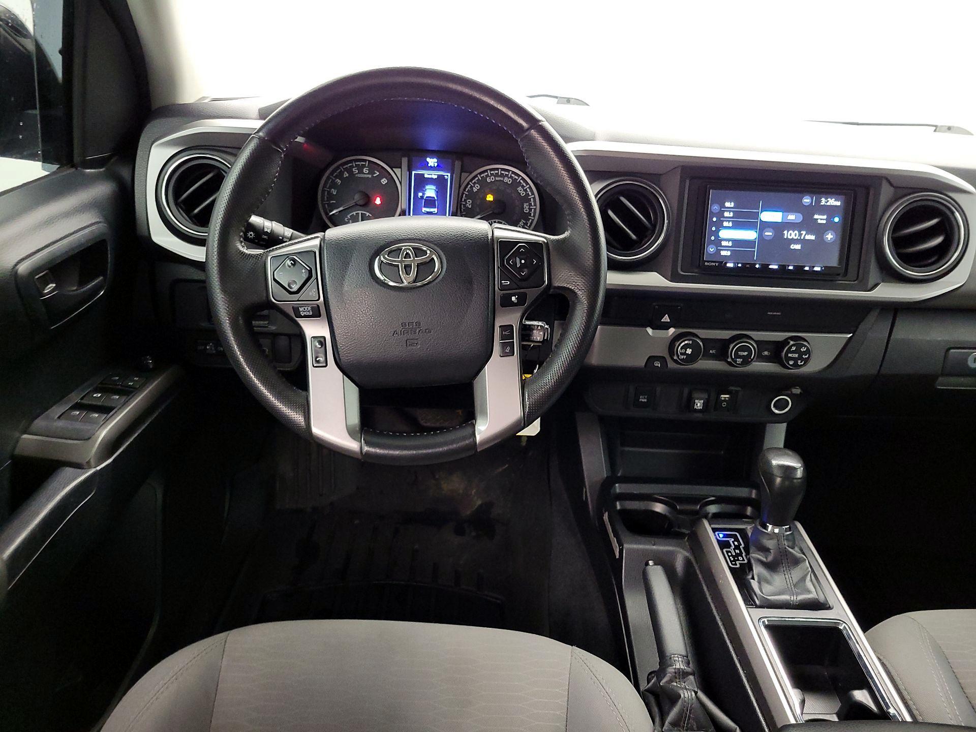 Thumbnail: 2019 Toyota Tacoma - 10