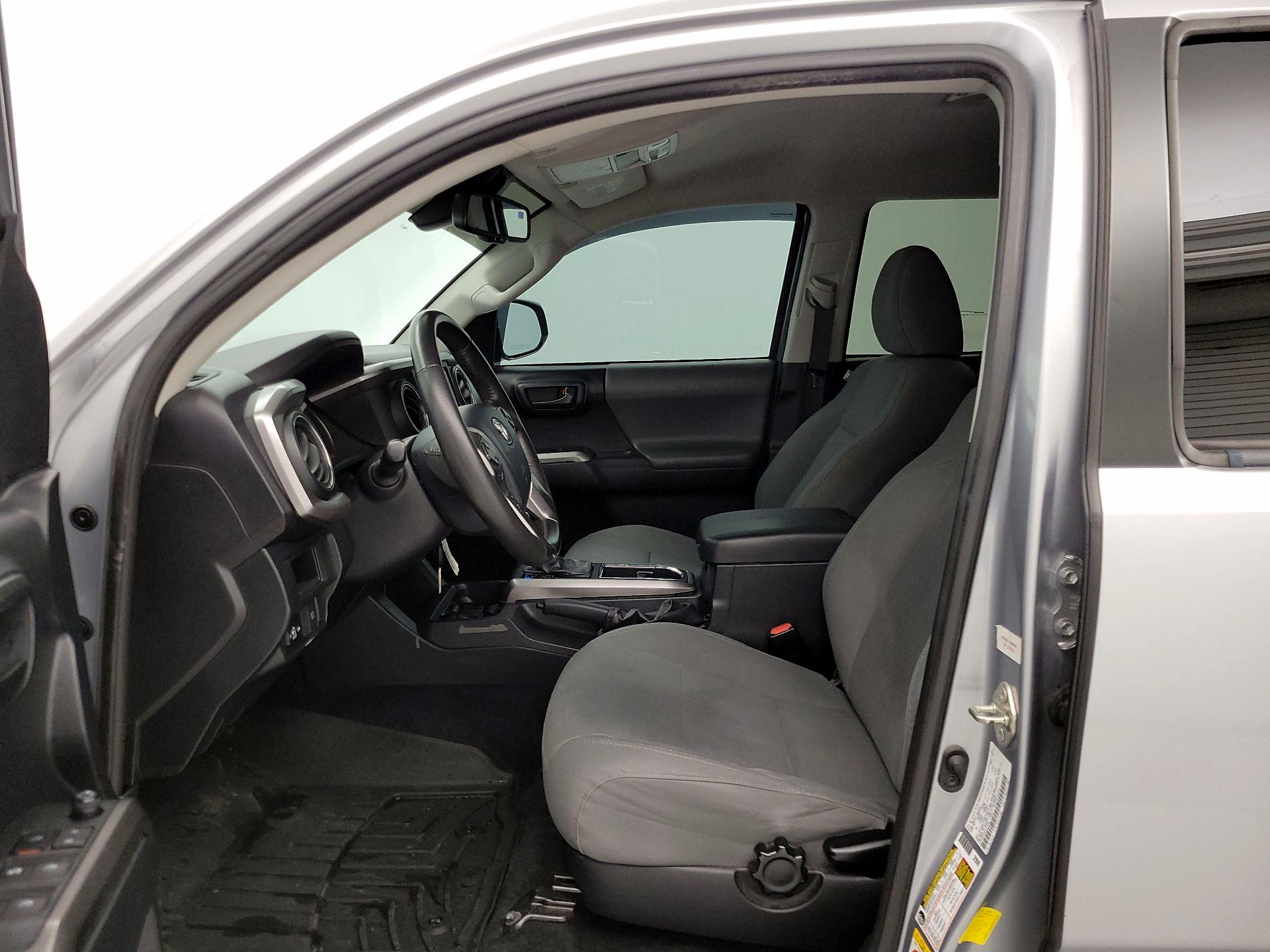 Thumbnail: 2019 Toyota Tacoma - 11