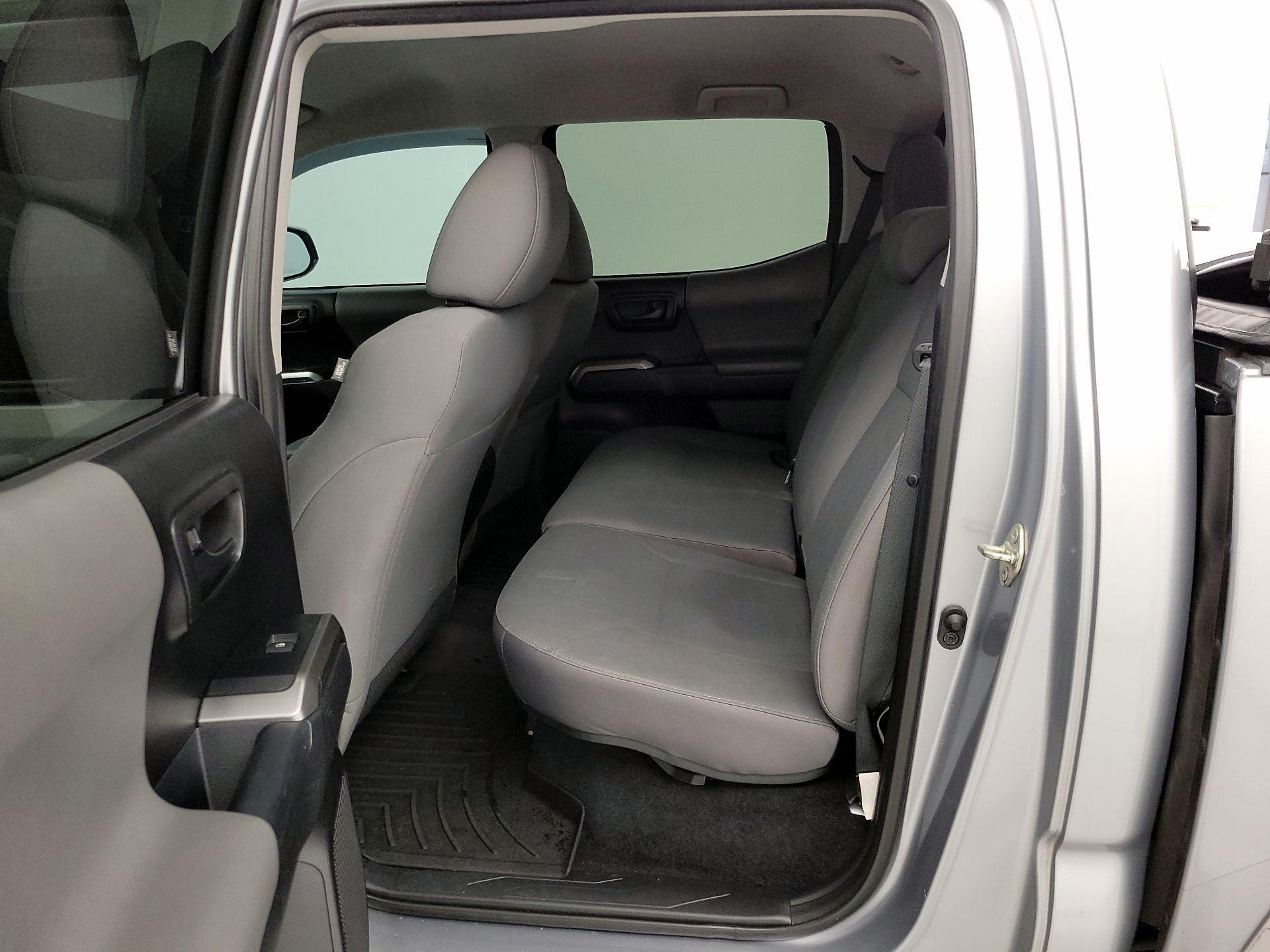 Thumbnail: 2019 Toyota Tacoma - 19