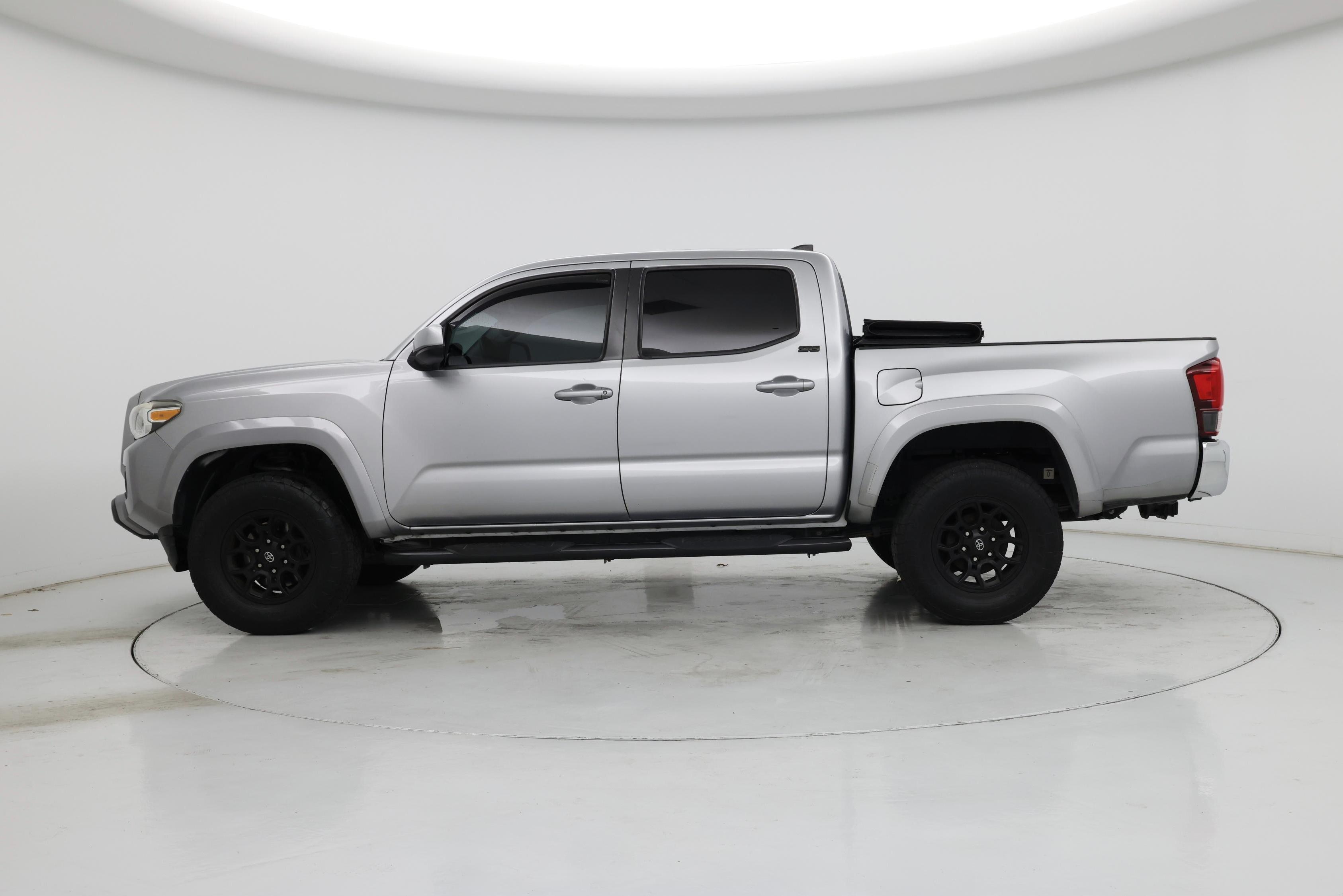 Thumbnail: 2019 Toyota Tacoma - 3