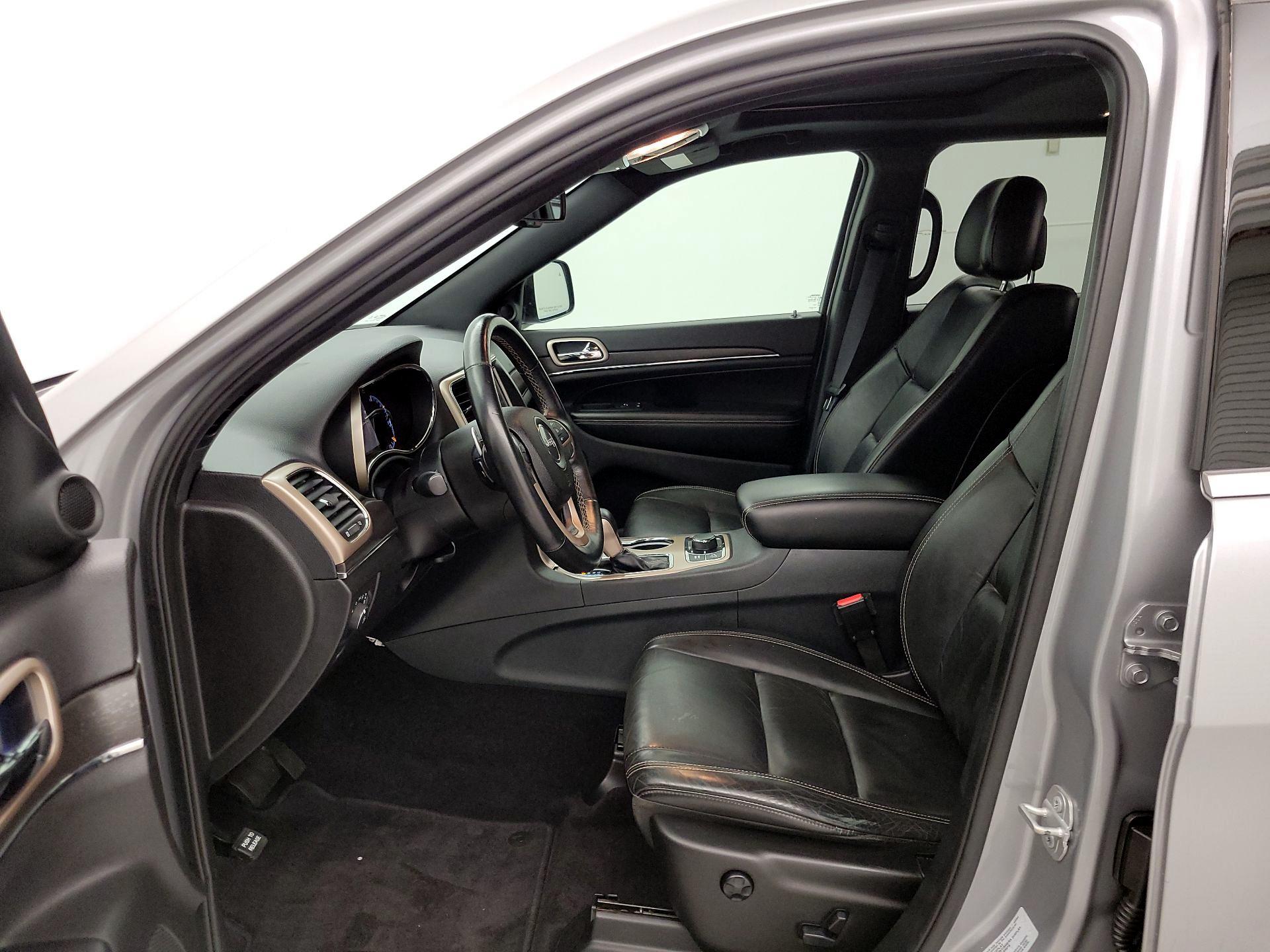 Thumbnail: 2016 Jeep Grand Cherokee - 11