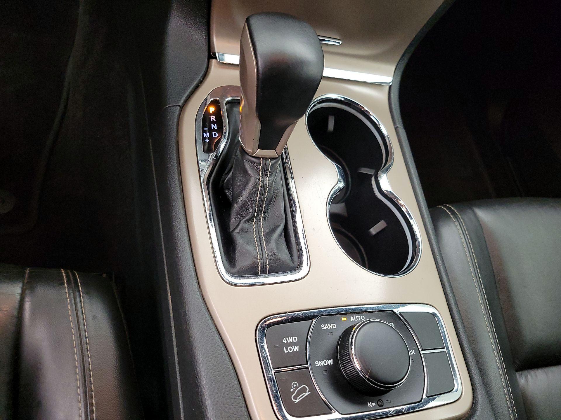 Thumbnail: 2016 Jeep Grand Cherokee - 18