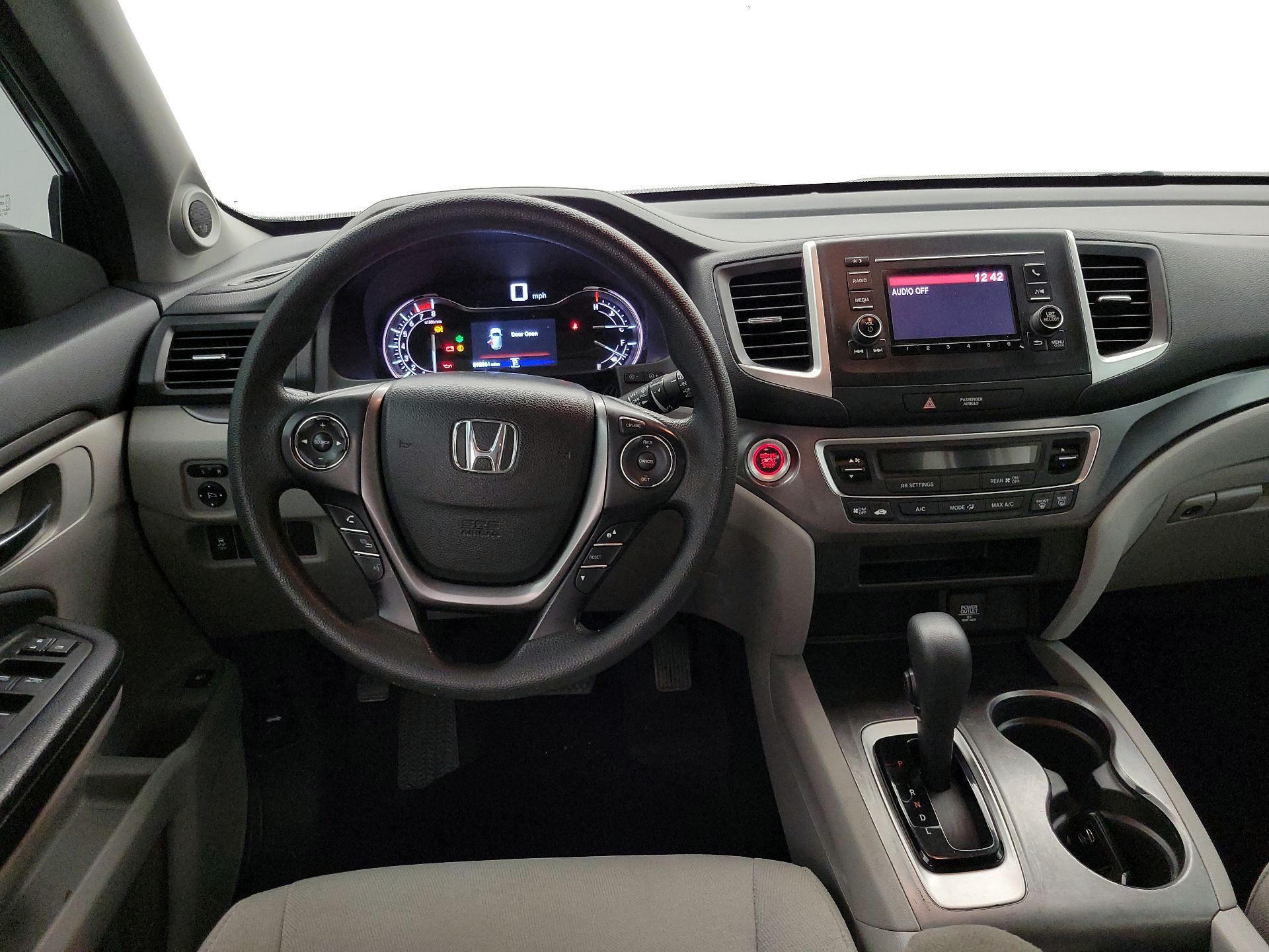 Thumbnail: 2018 Honda Pilot - 10