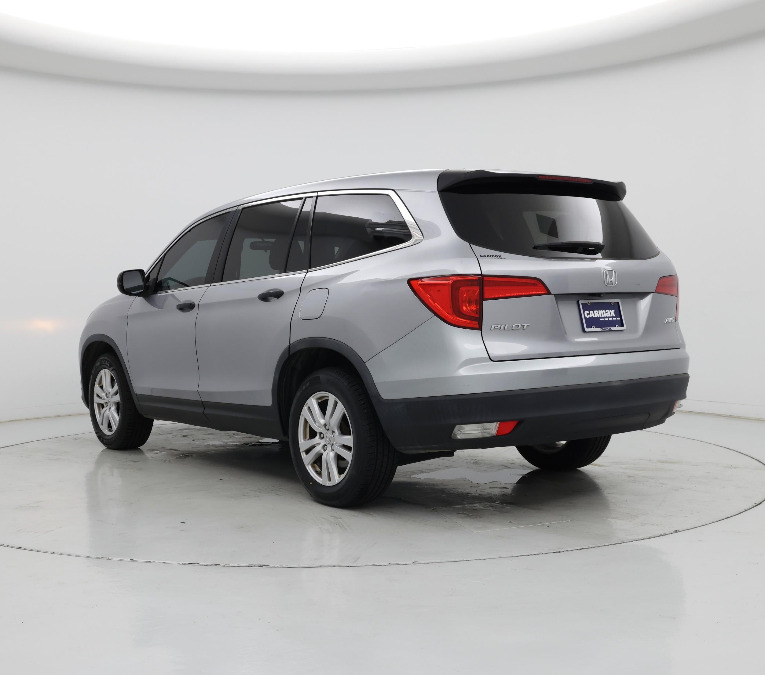 Thumbnail: 2018 Honda Pilot - 2