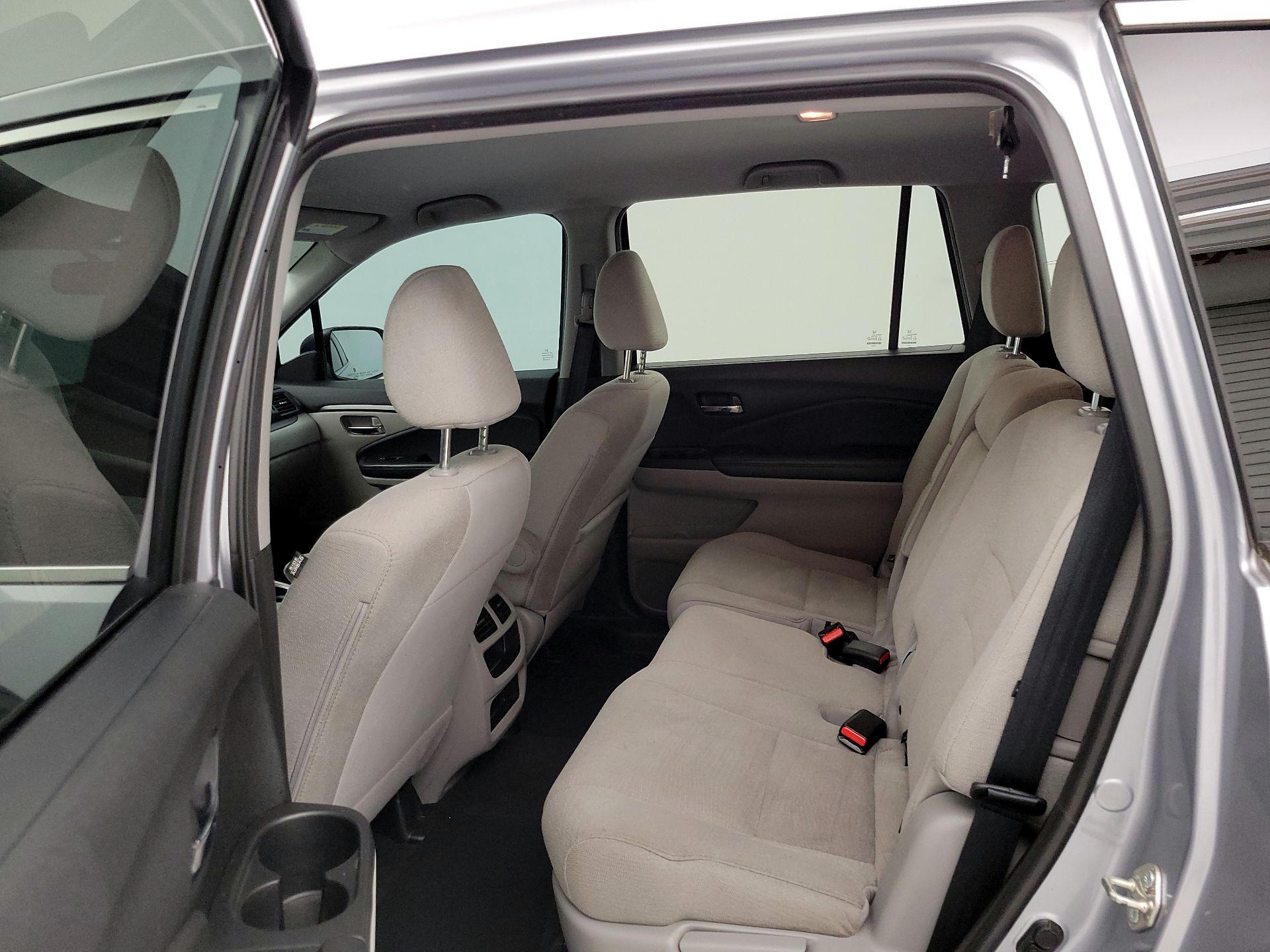 Thumbnail: 2018 Honda Pilot - 19