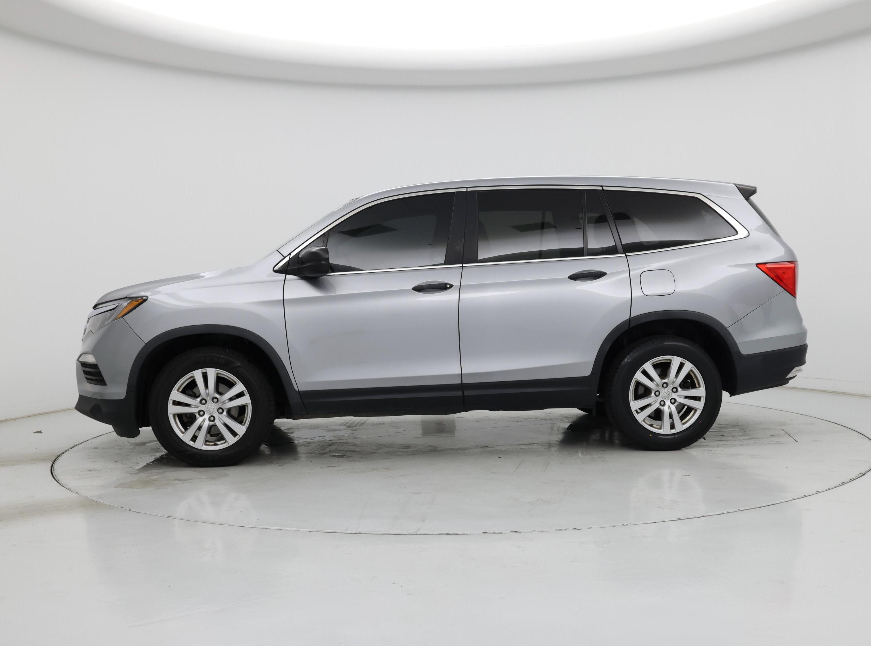 Thumbnail: 2018 Honda Pilot - 3