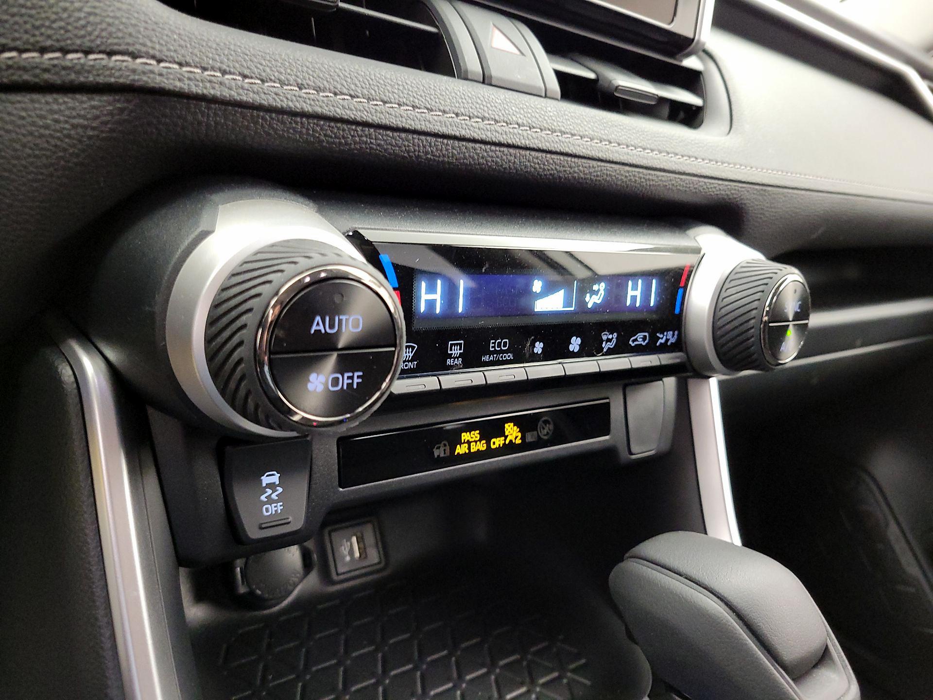 Thumbnail: 2025 Toyota RAV4 - 16