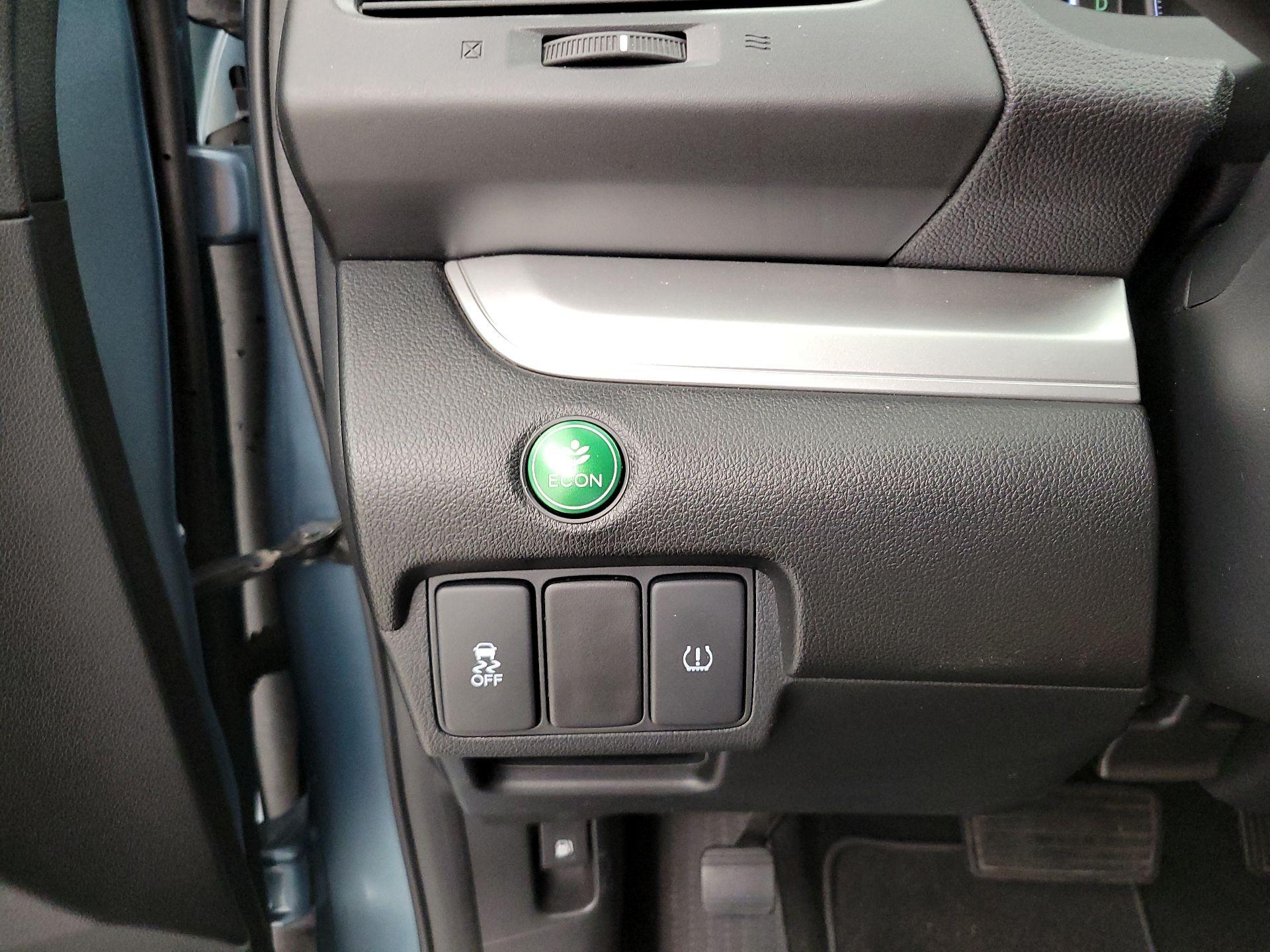 Thumbnail: 2016 Honda CR-V - 13