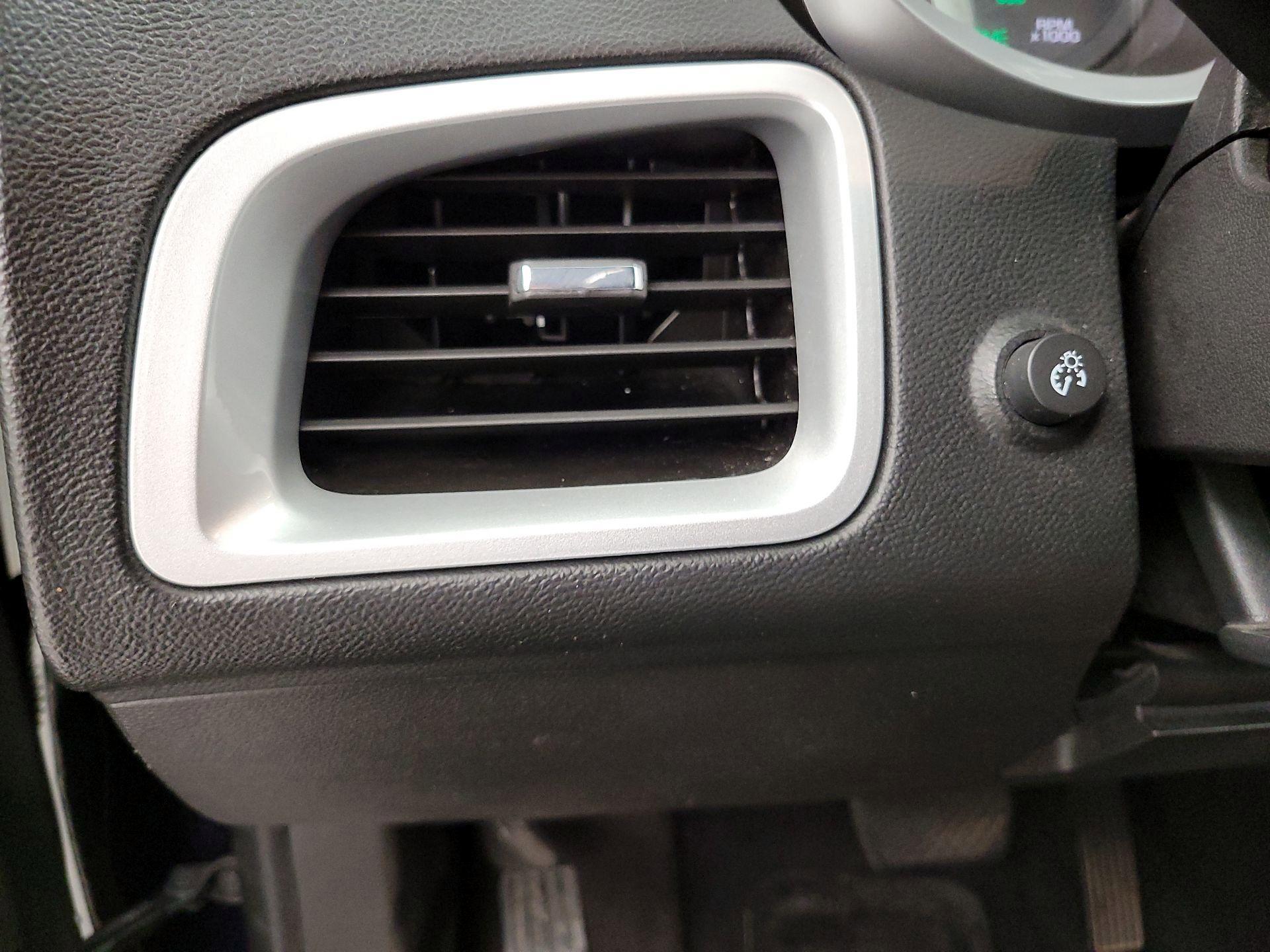 Thumbnail: 2016 Chevrolet Equinox - 13