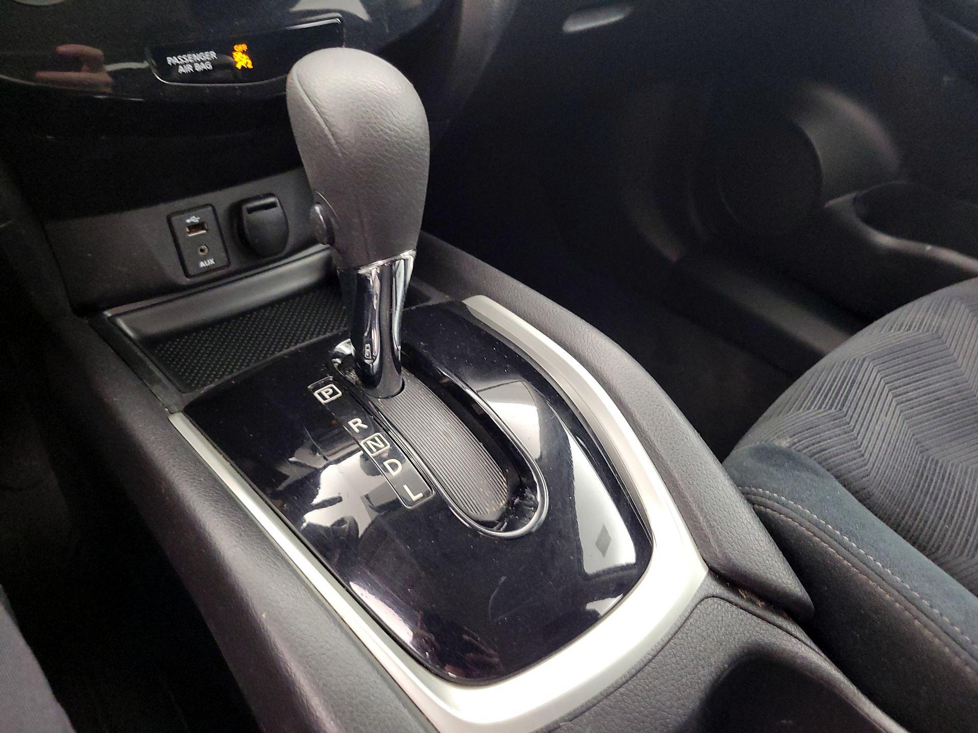 Thumbnail: 2015 Nissan Rogue - 17