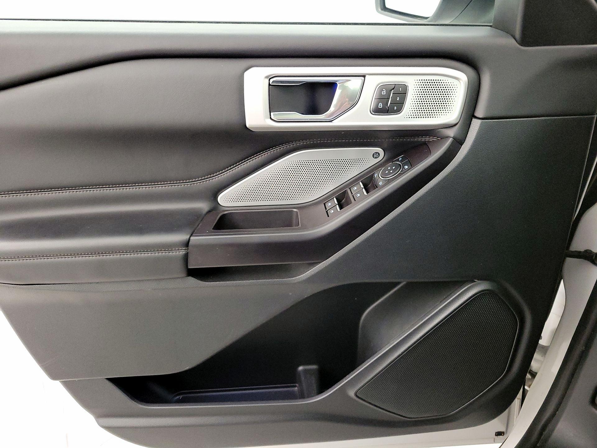 Thumbnail: 2020 Ford Explorer - 12