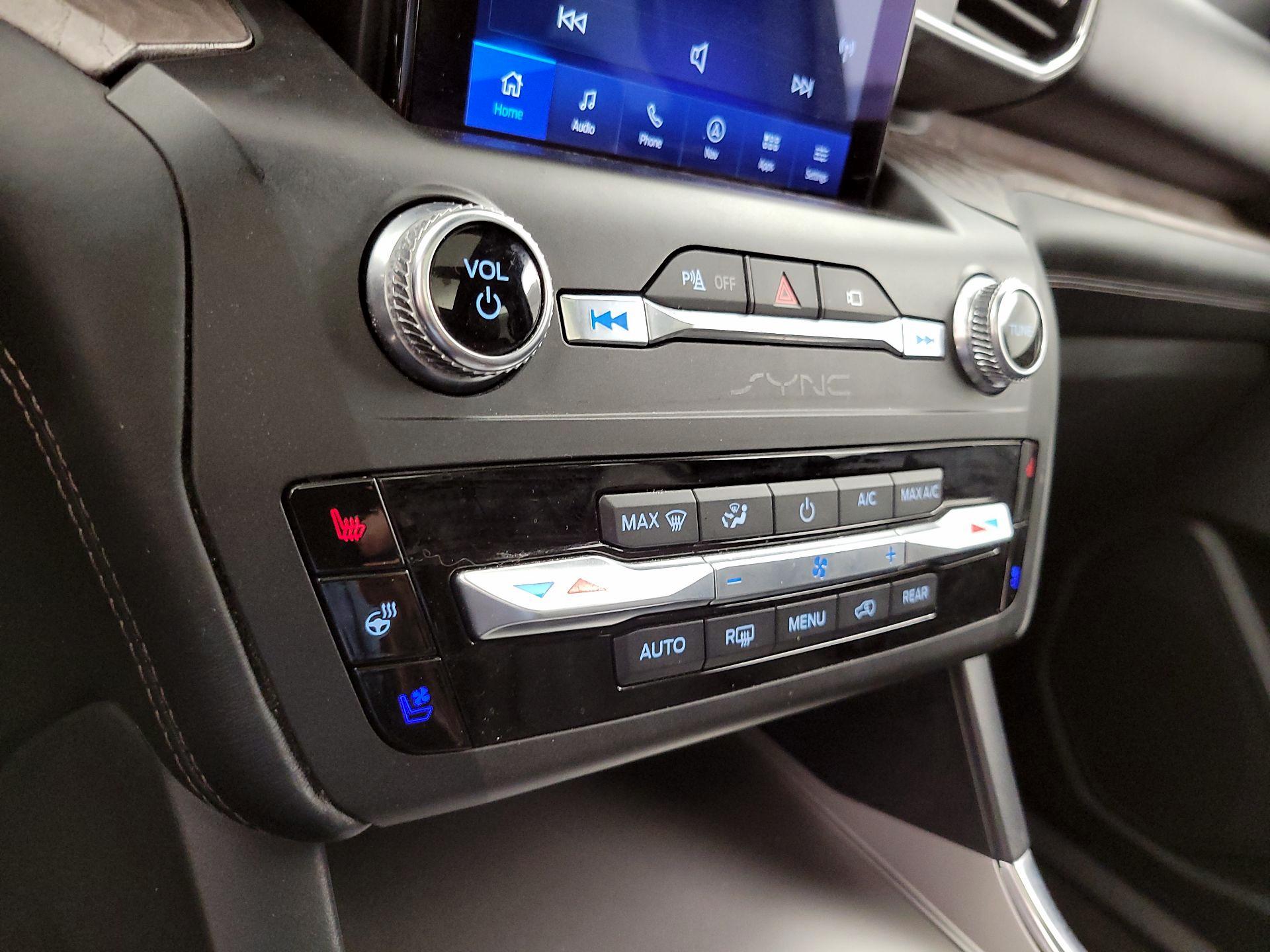 Thumbnail: 2020 Ford Explorer - 17