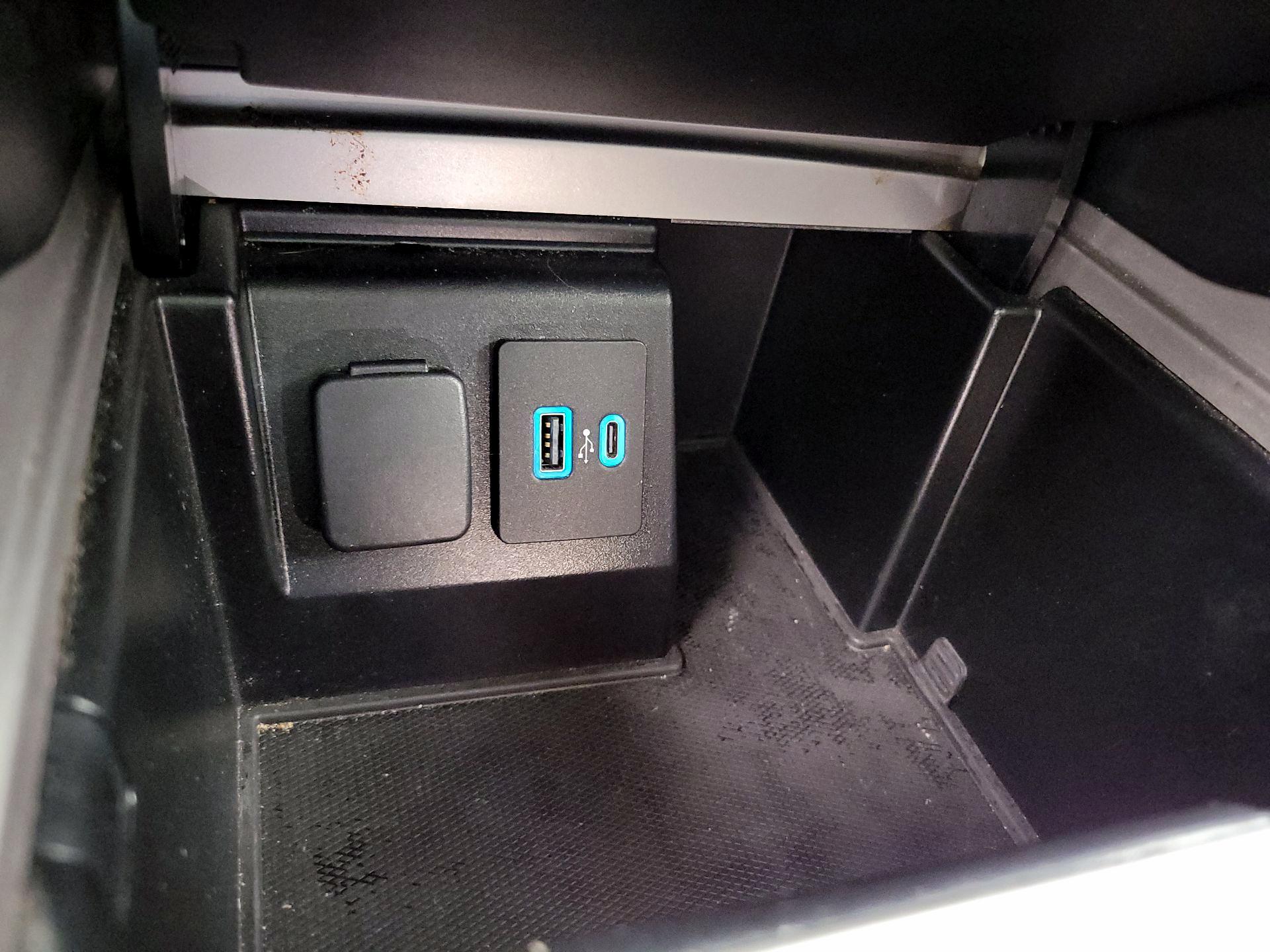 Thumbnail: 2020 Ford Explorer - 19